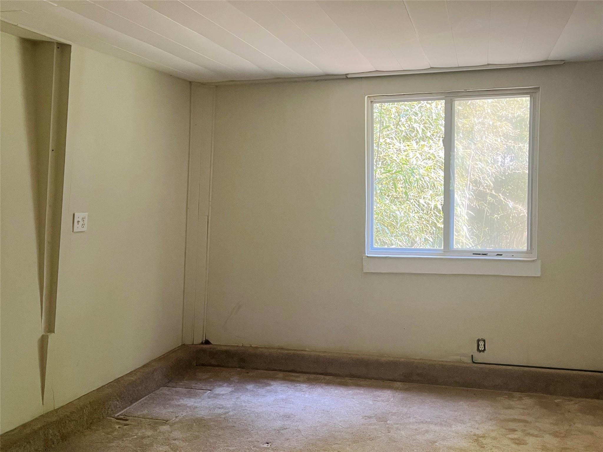 7 Senic Drive, Center Moriches, NY 11934