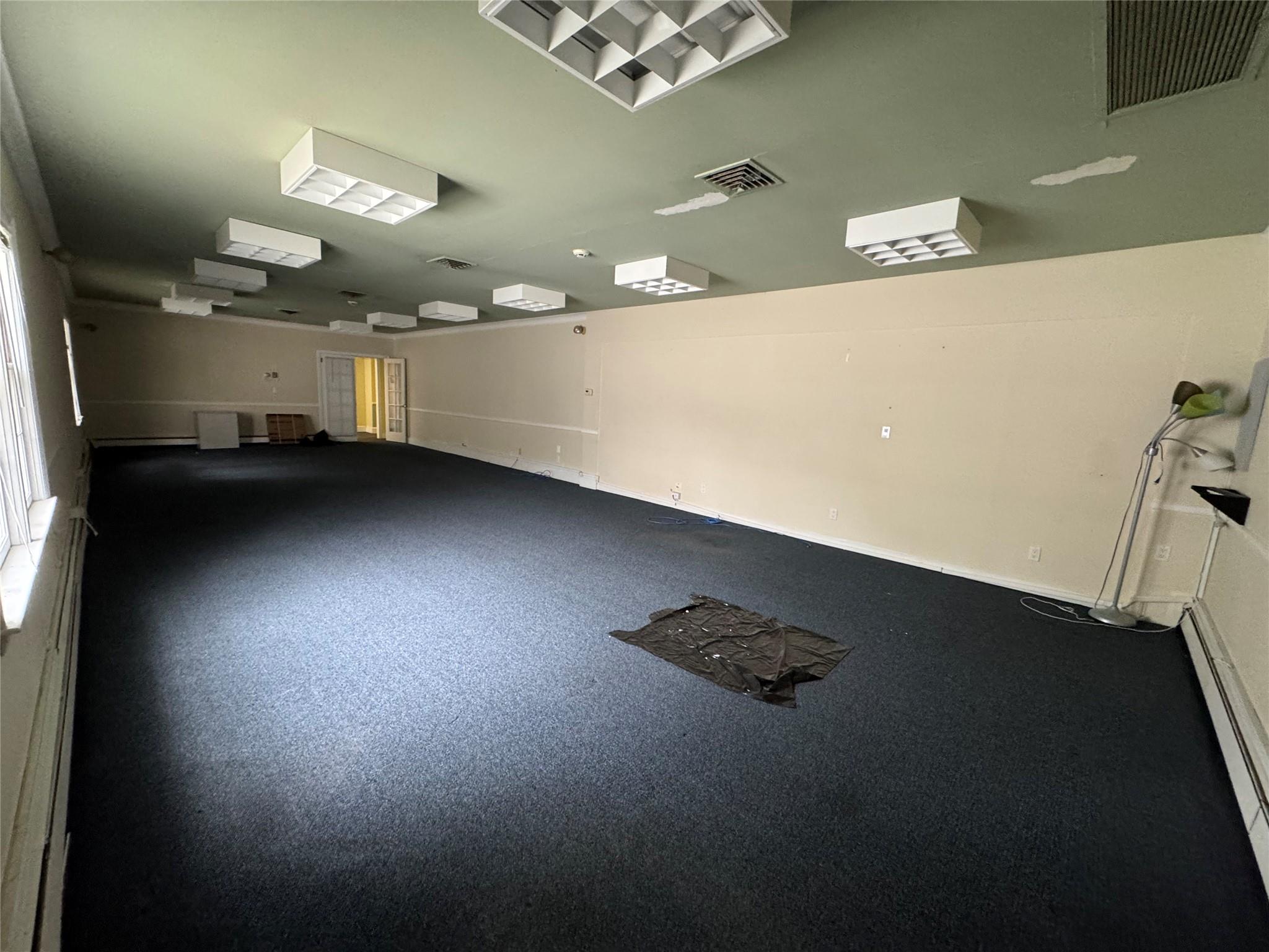 293 Castle Avenue # 1C, Westbury, NY 11590