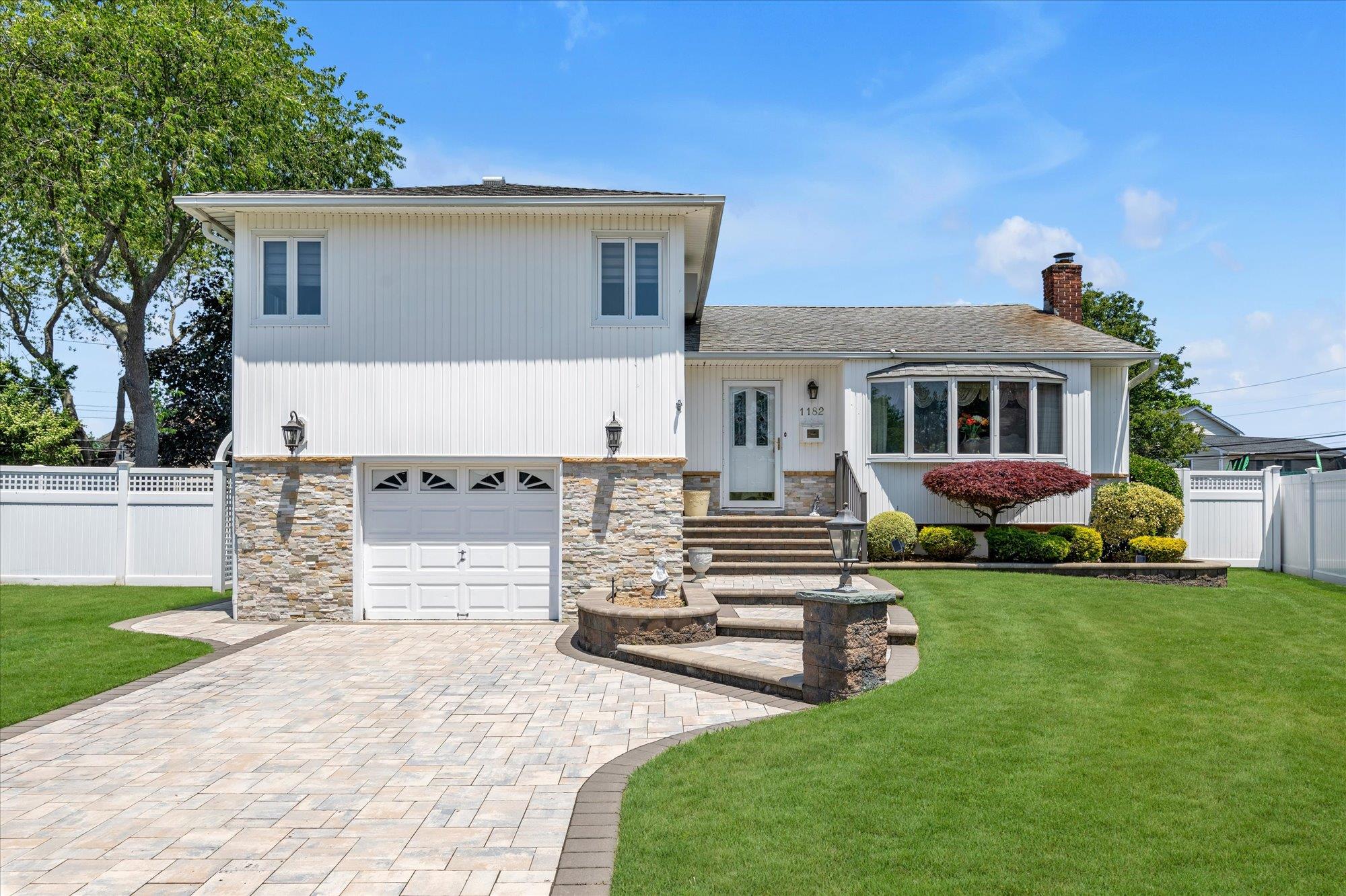 1182 Adrienne Lane, Seaford, NY 11783