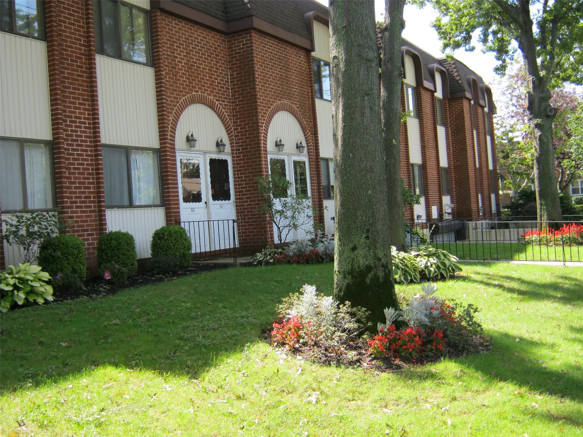 665 Chestnut Street, Cedarhurst, NY 11516