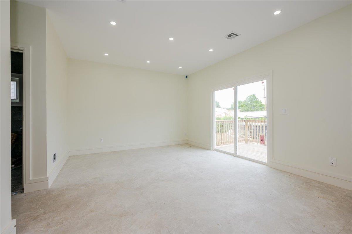 344 Bayview Avenue, Inwood, NY 11096