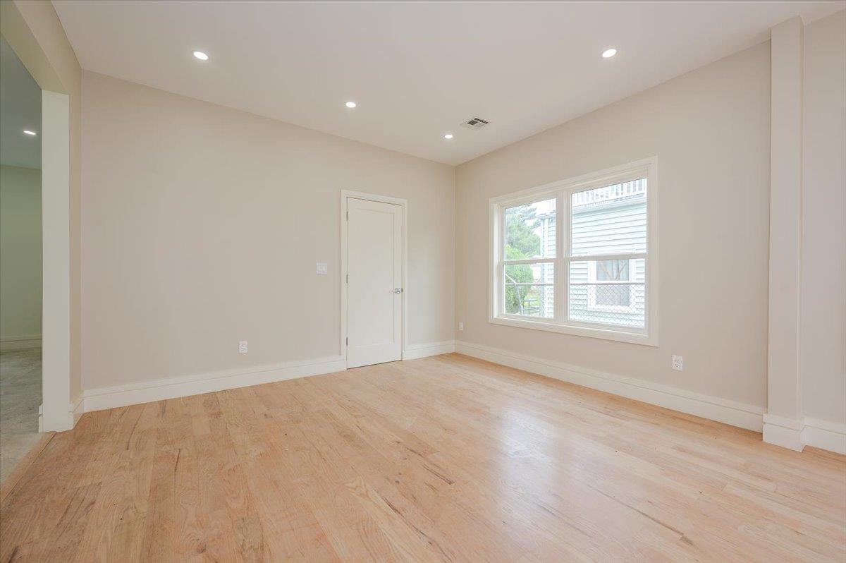 344 Bayview Avenue, Inwood, NY 11096