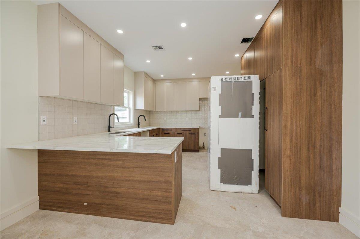 344 Bayview Avenue, Inwood, NY 11096