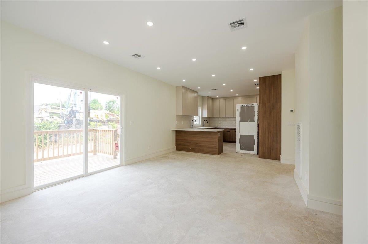 344 Bayview Avenue, Inwood, NY 11096