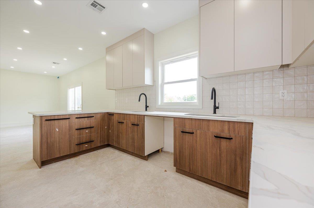 344 Bayview Avenue, Inwood, NY 11096