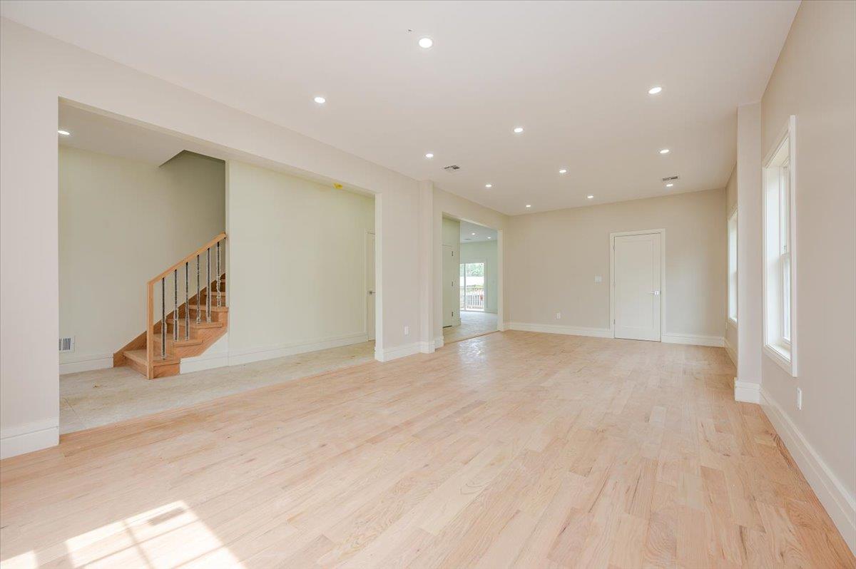 344 Bayview Avenue, Inwood, NY 11096