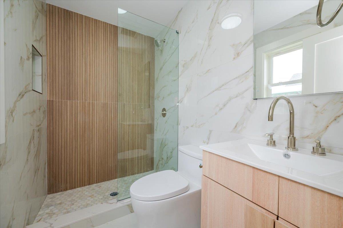 344 Bayview Avenue, Inwood, NY 11096