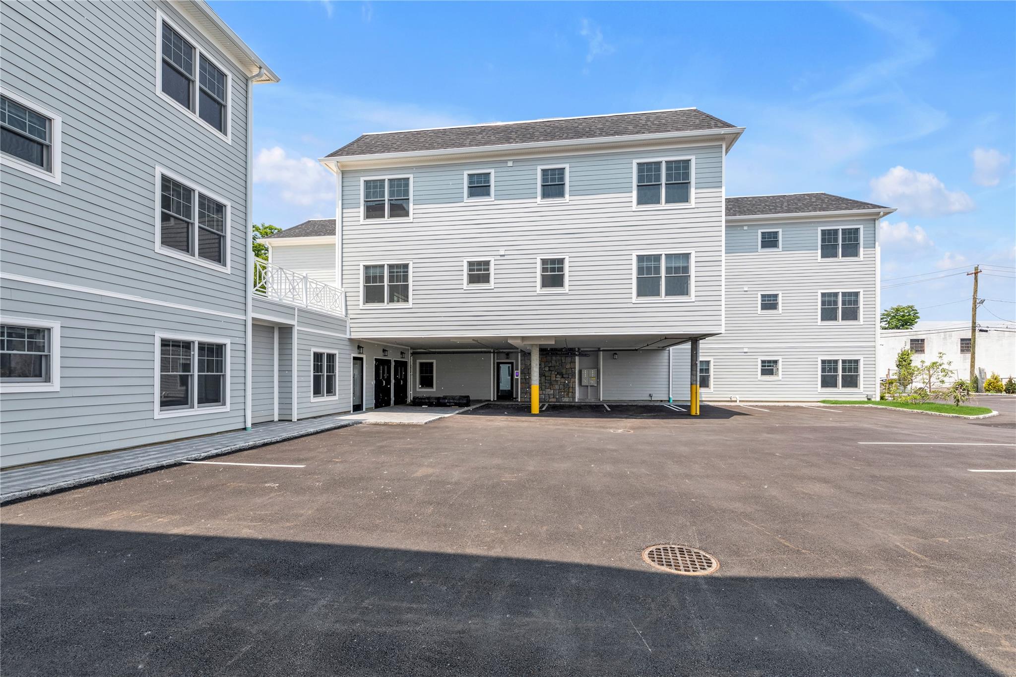 22 Sagamore Hill Drive # 1A, Port Washington North, NY 11050