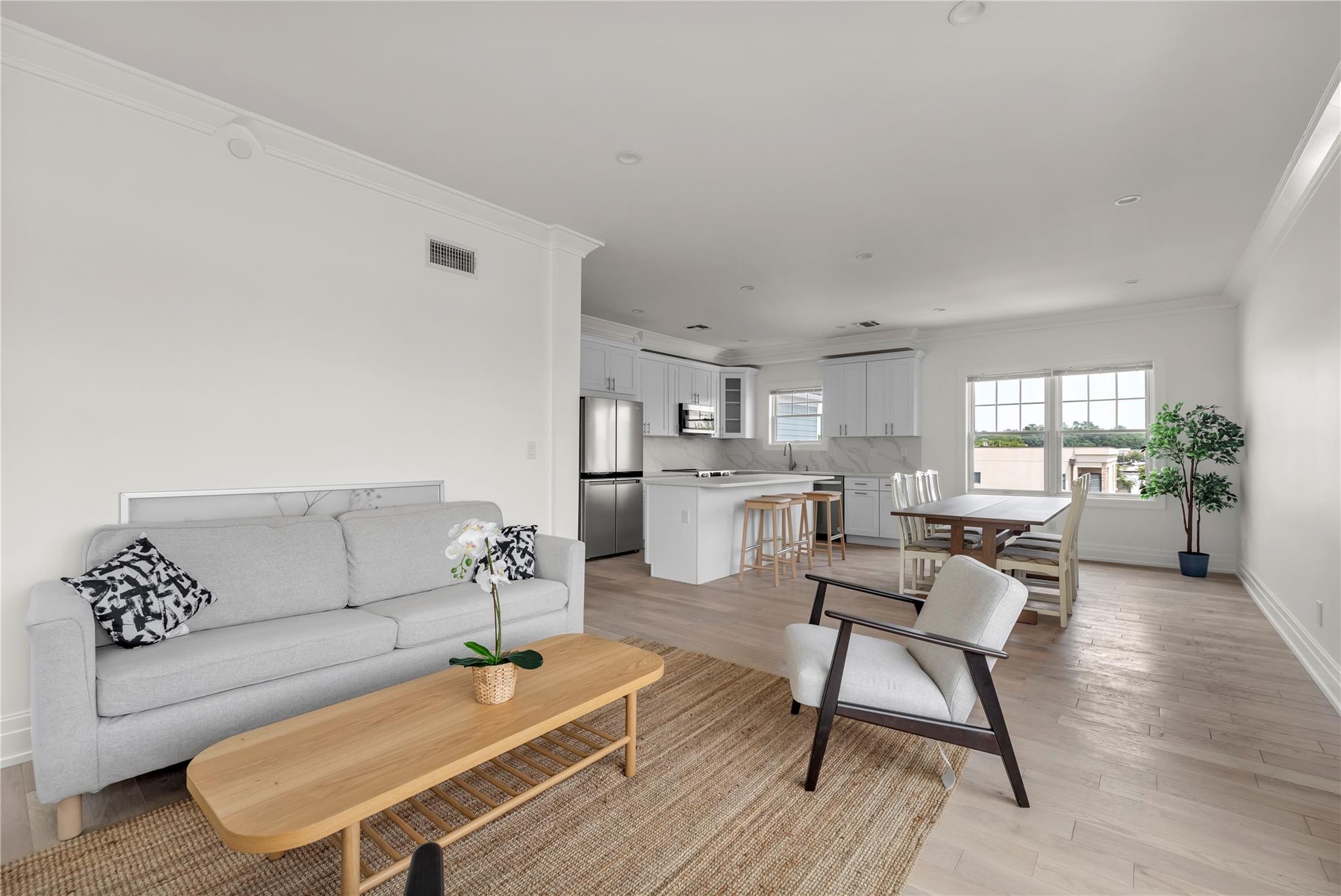22 Sagamore Hill Drive # 1A, Port Washington North, NY 11050