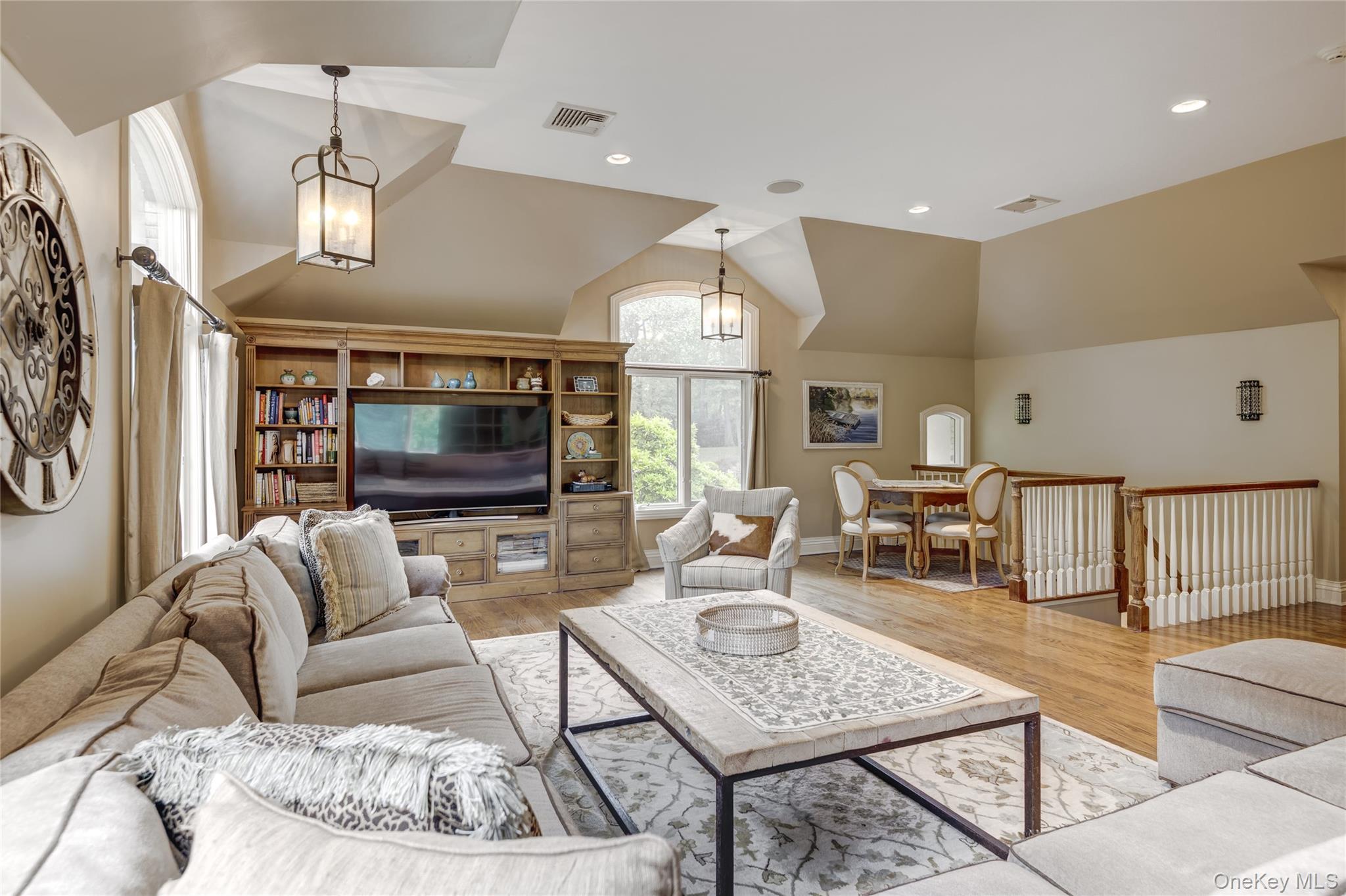 527 Split Rock Road, Syosset, NY 11791