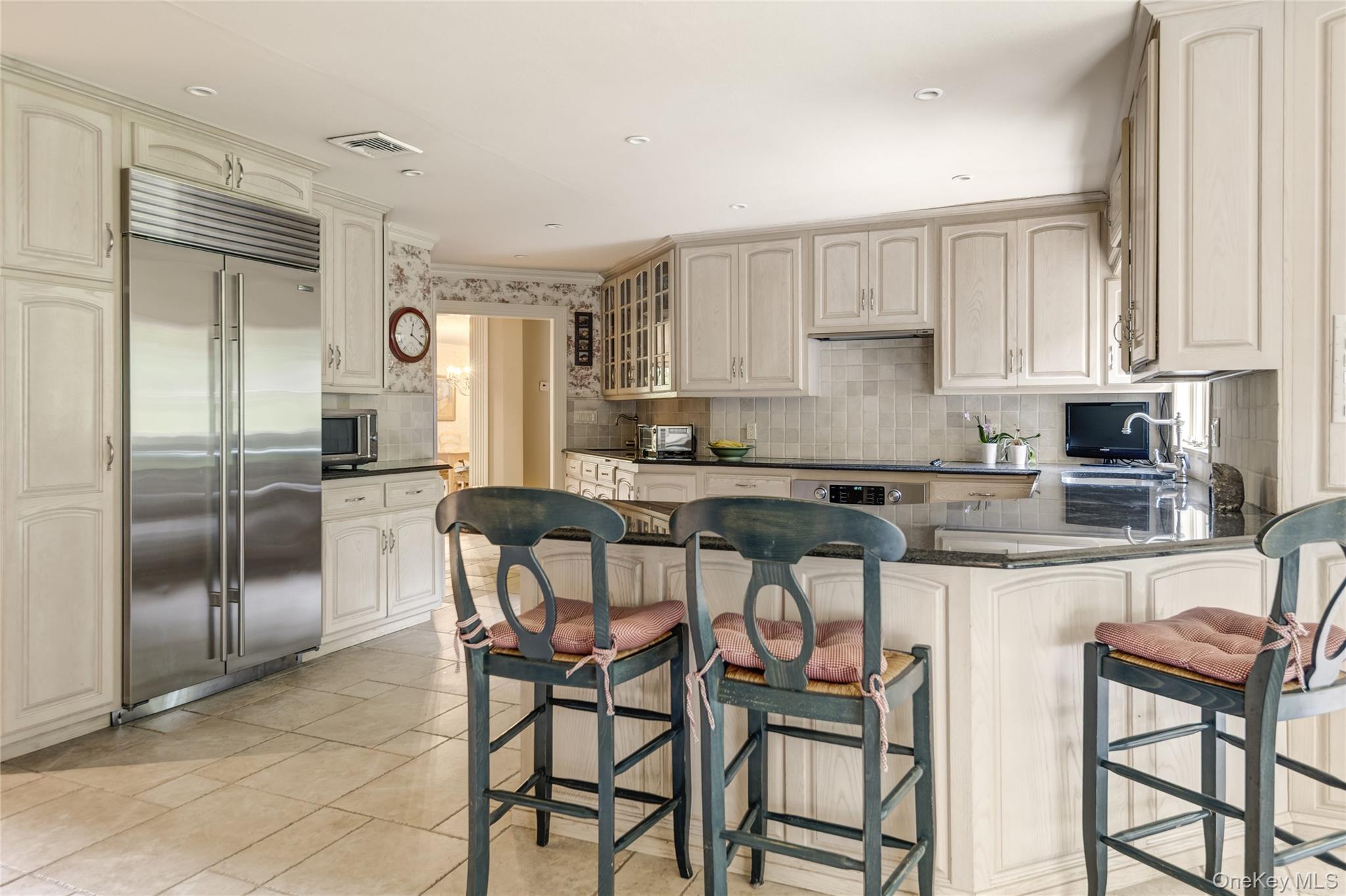 527 Split Rock Road, Syosset, NY 11791