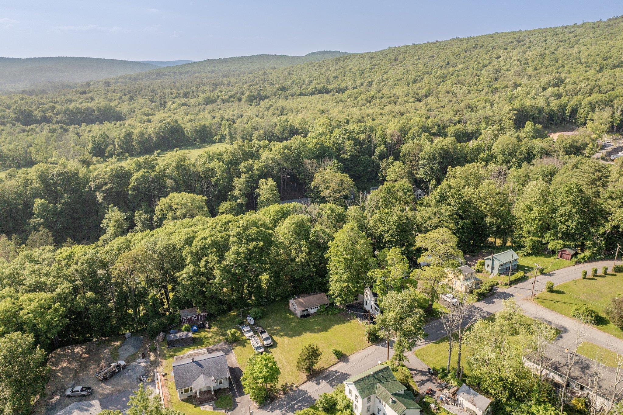 29 Academy Avenue, Sparrowbush, NY 12780