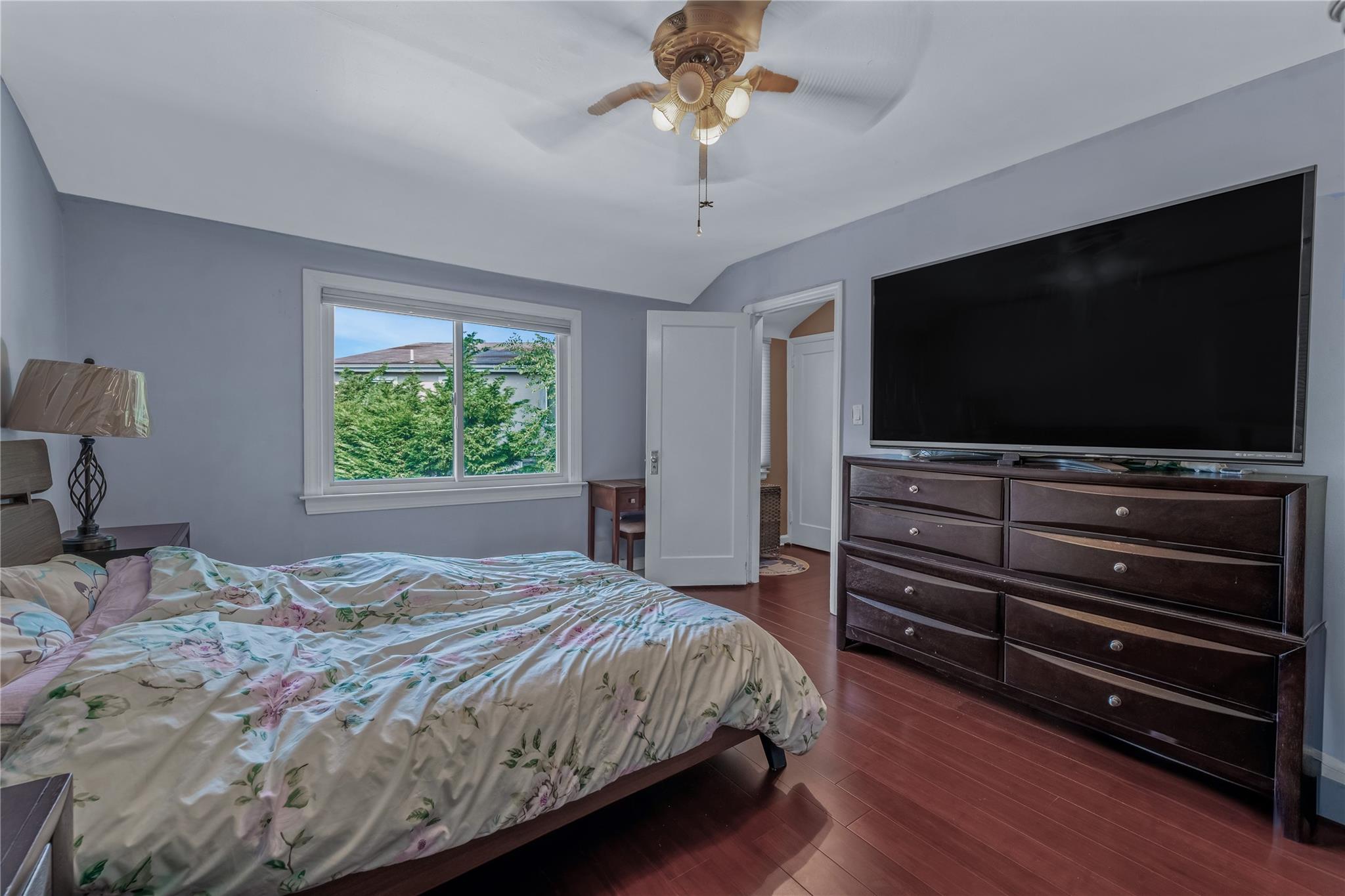 72 Harris Avenue, Hewlett, NY 11557