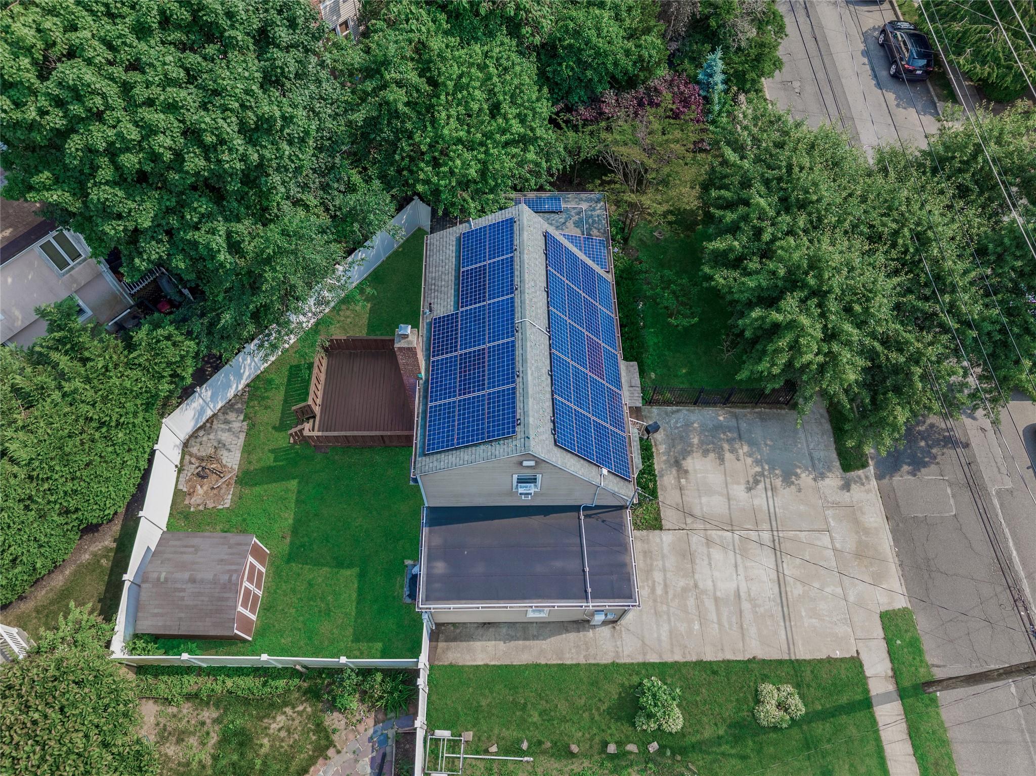 72 Harris Avenue, Hewlett, NY 11557