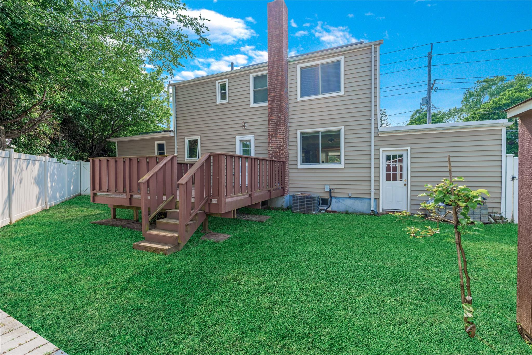 72 Harris Avenue, Hewlett, NY 11557