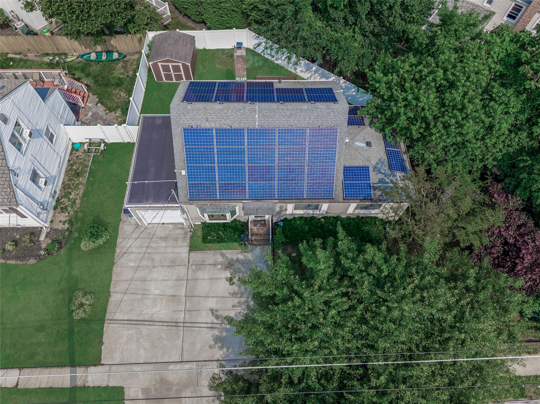 72 Harris Avenue, Hewlett, NY 11557