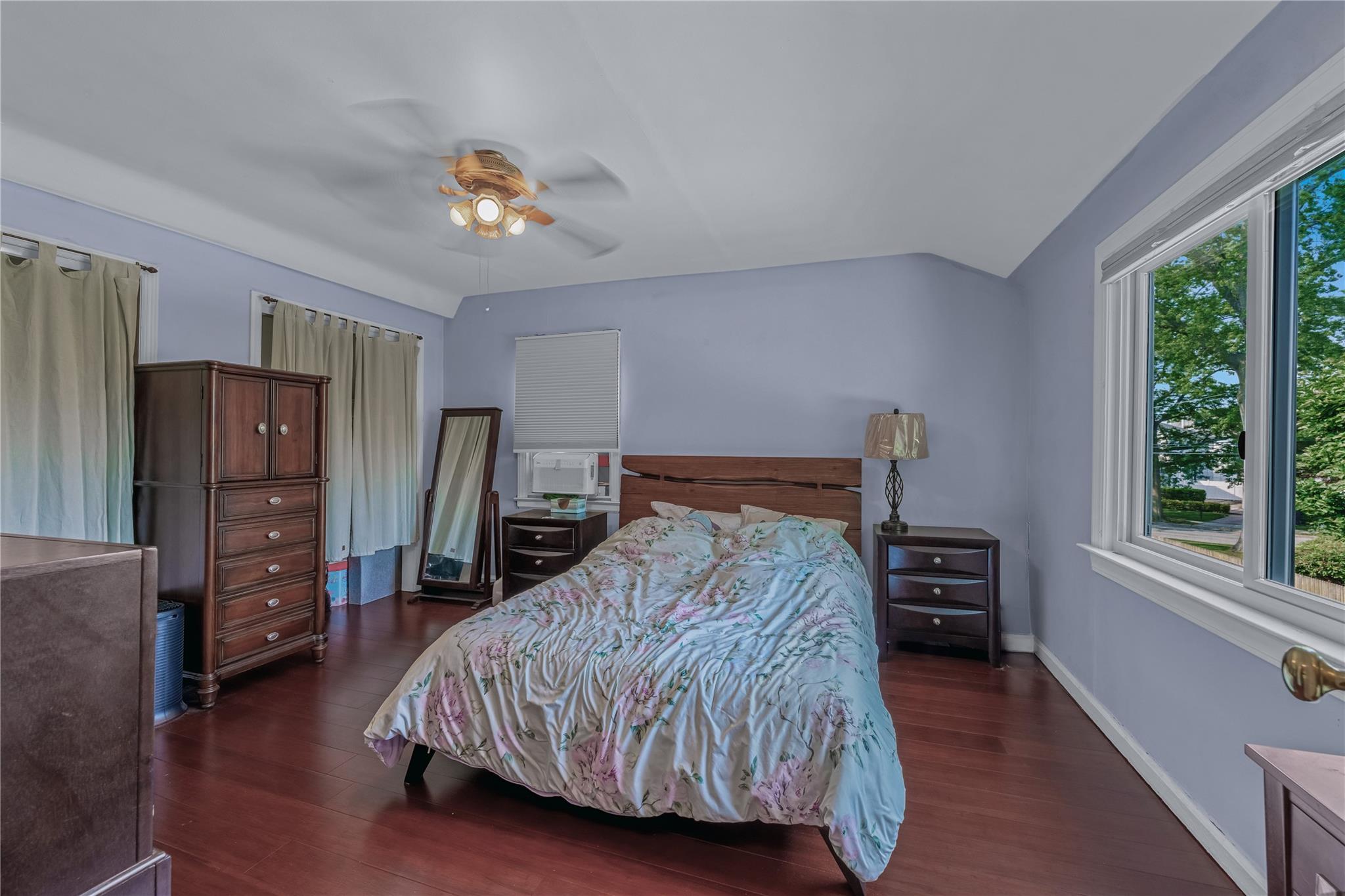 72 Harris Avenue, Hewlett, NY 11557