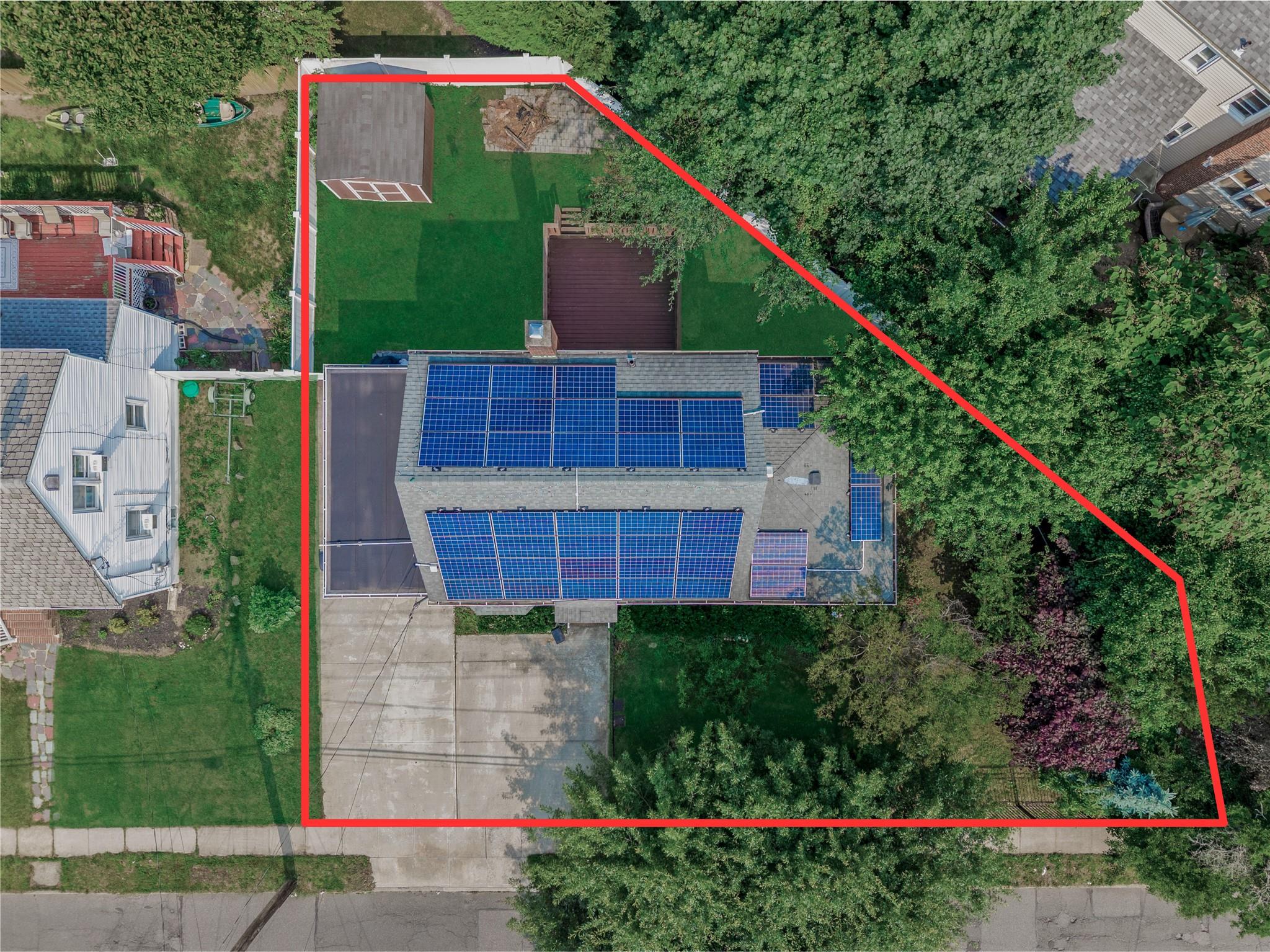 72 Harris Avenue, Hewlett, NY 11557