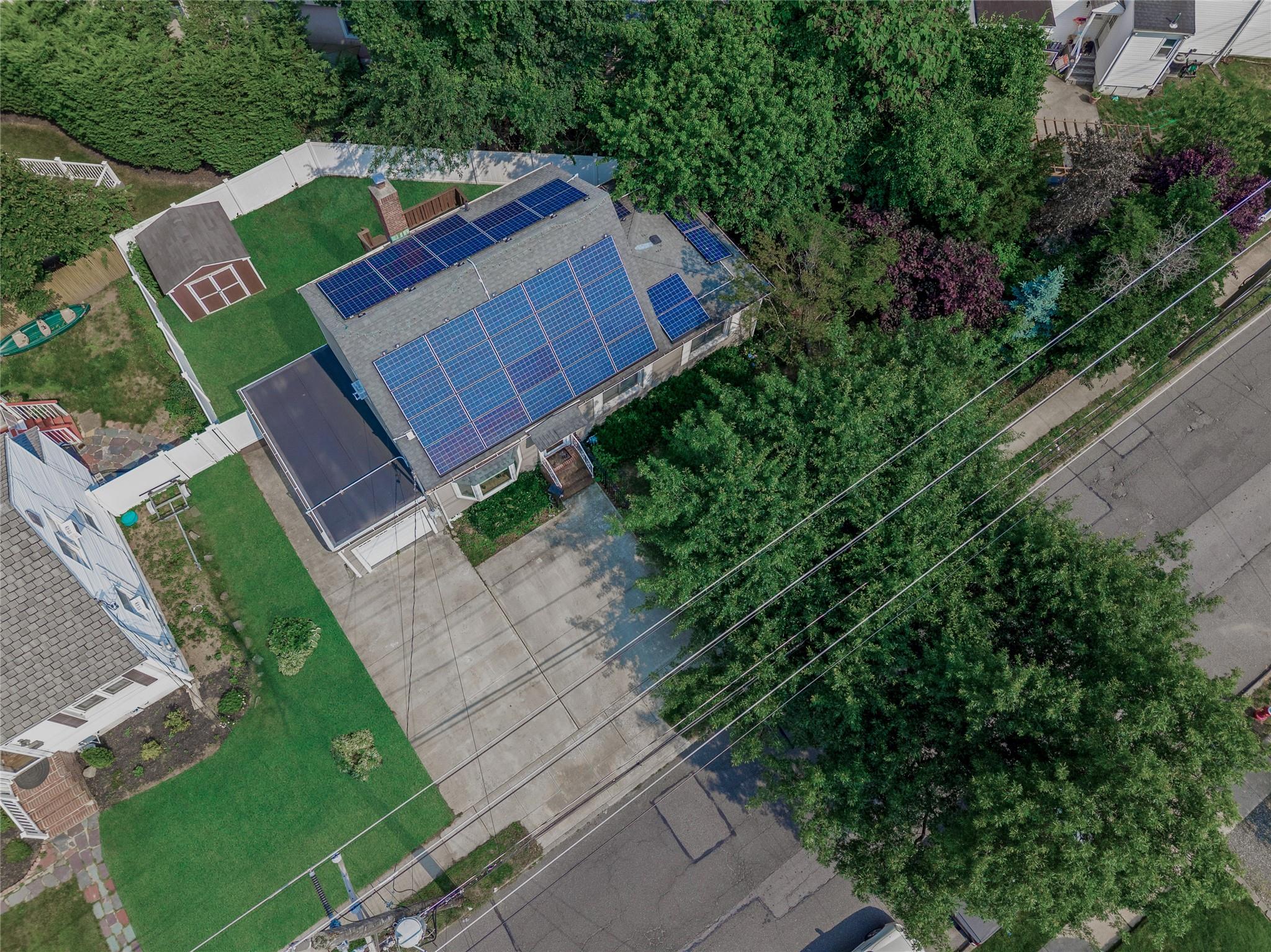 72 Harris Avenue, Hewlett, NY 11557