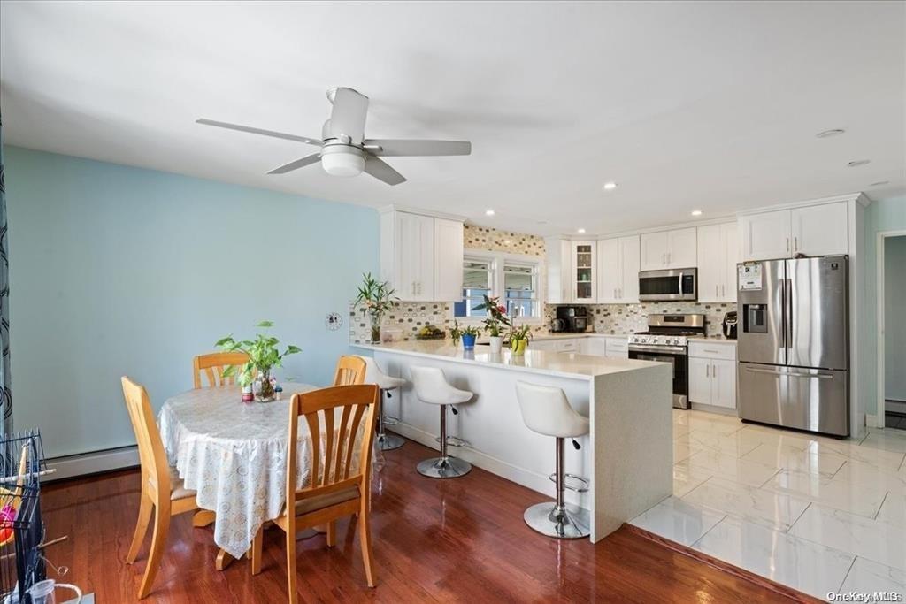 21 Oakley Avenue, Massapequa, NY 11758