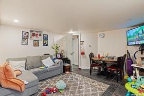 21 Oakley Avenue, Massapequa, NY 11758