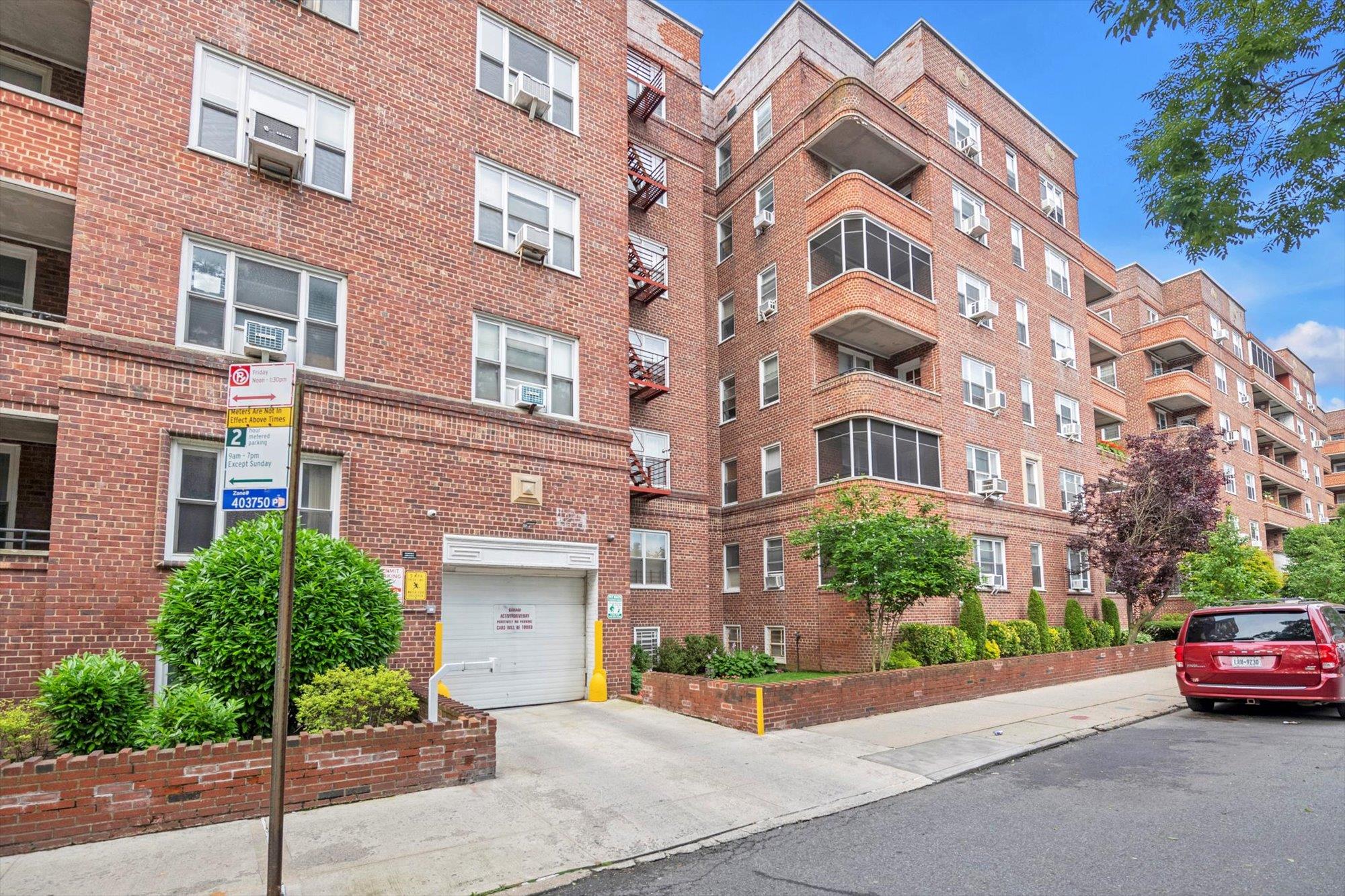 83-33 Austin Street # 2C, Kew Gardens, NY 11415