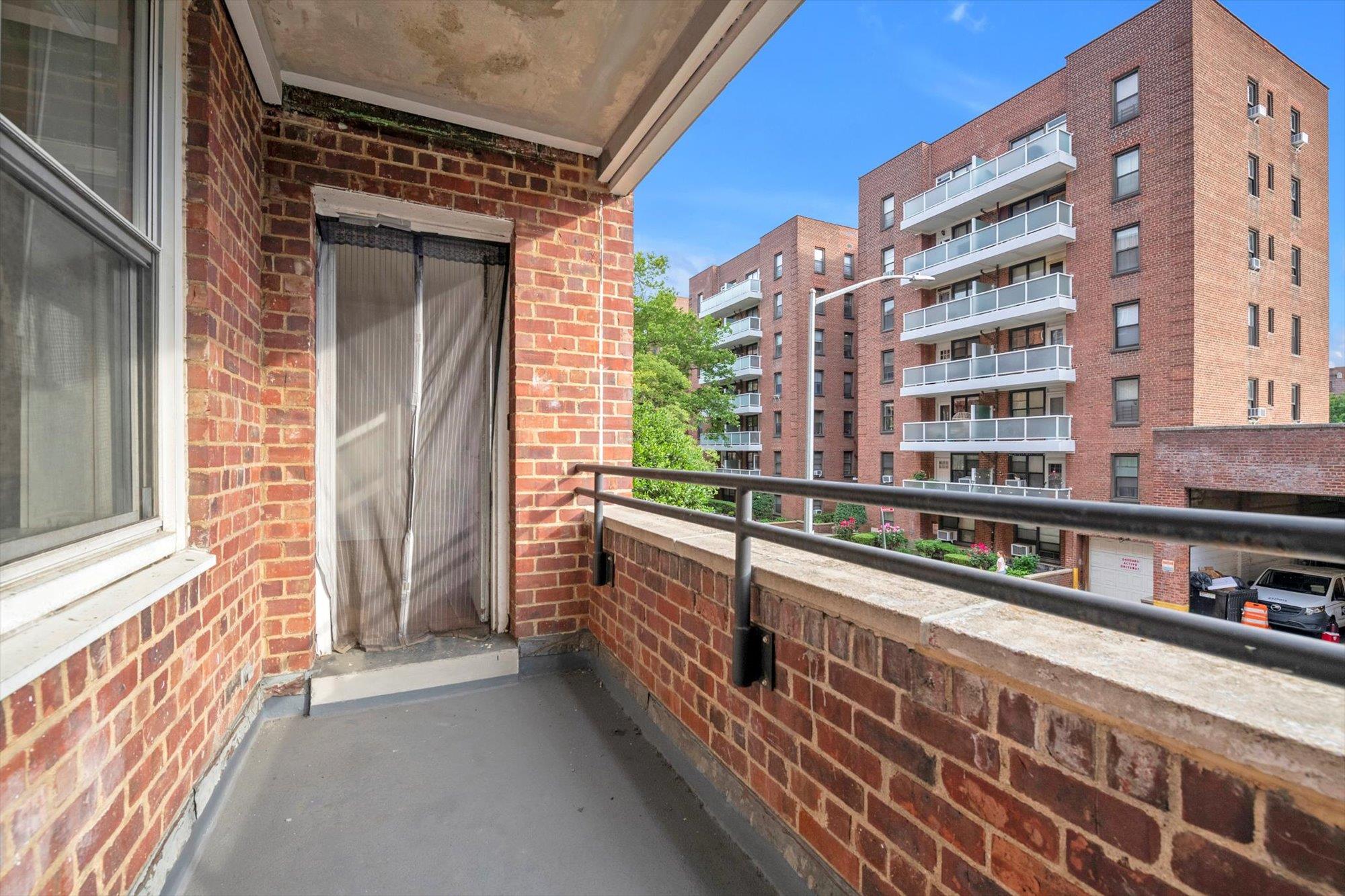 83-33 Austin Street # 2C, Kew Gardens, NY 11415