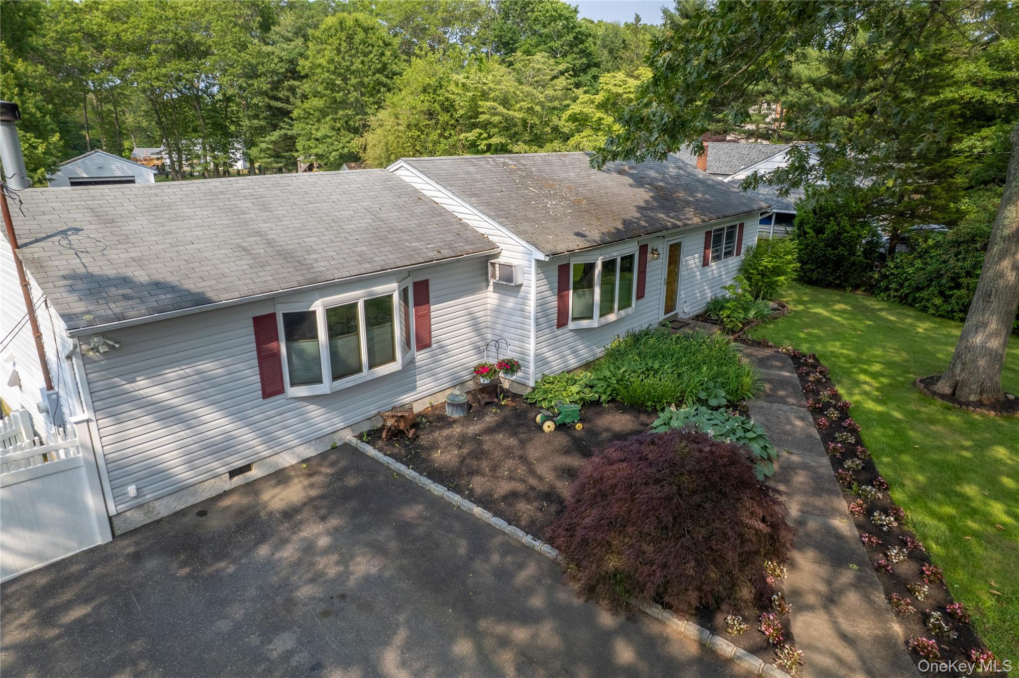 805 Canal Road, Mount Sinai, NY 11766