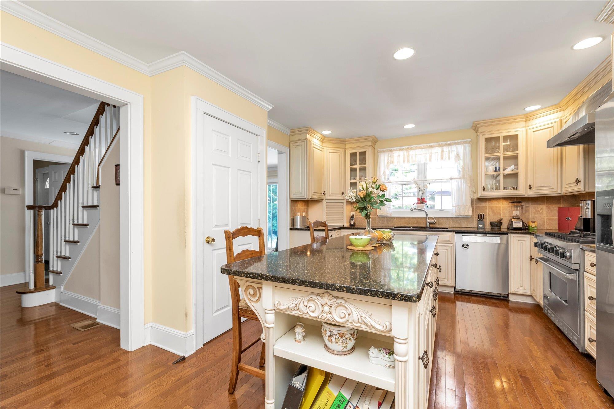 1277 Jerusalem Avenue, Merrick, NY 11566