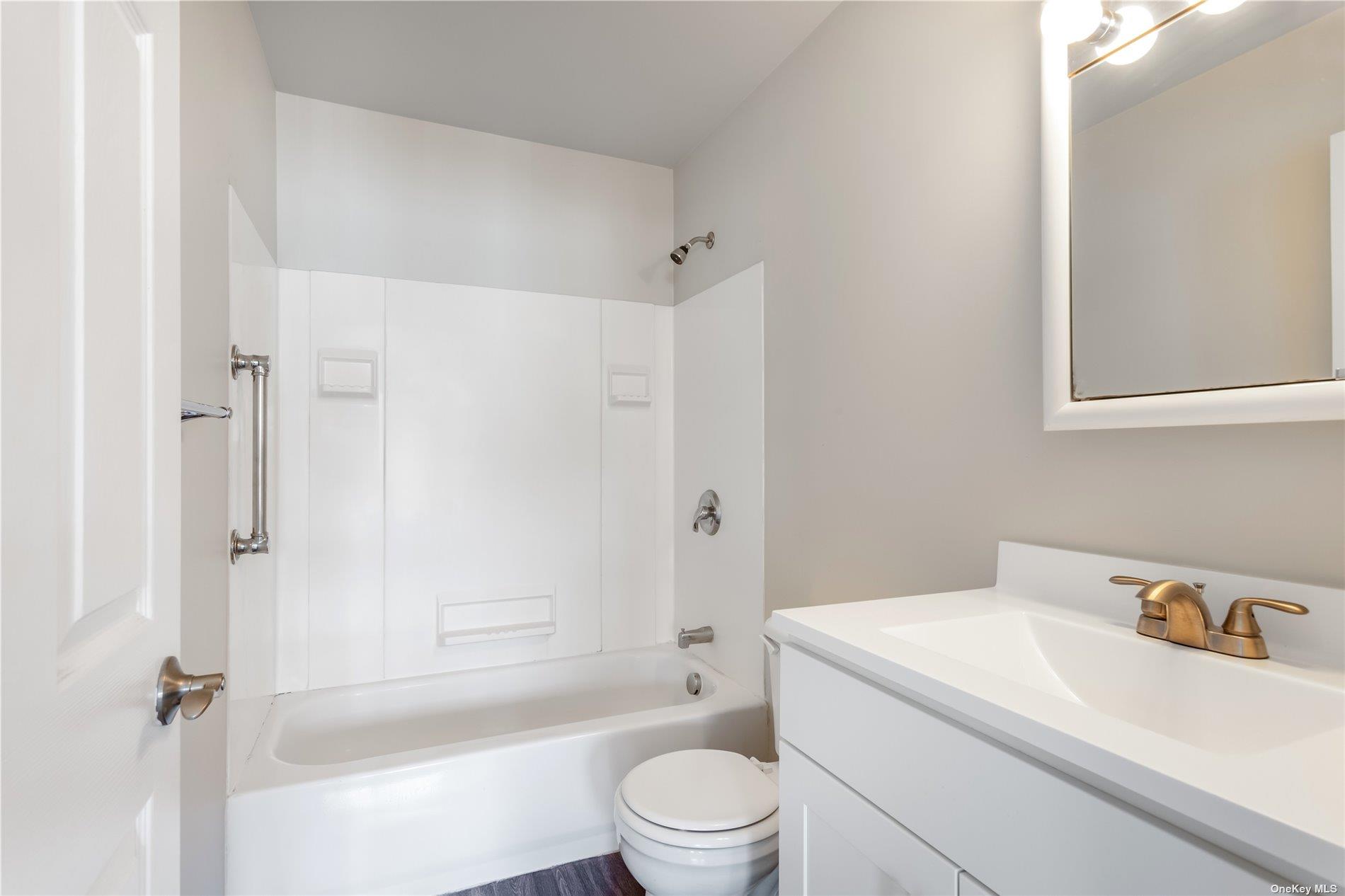 East Moriches, NY 11940