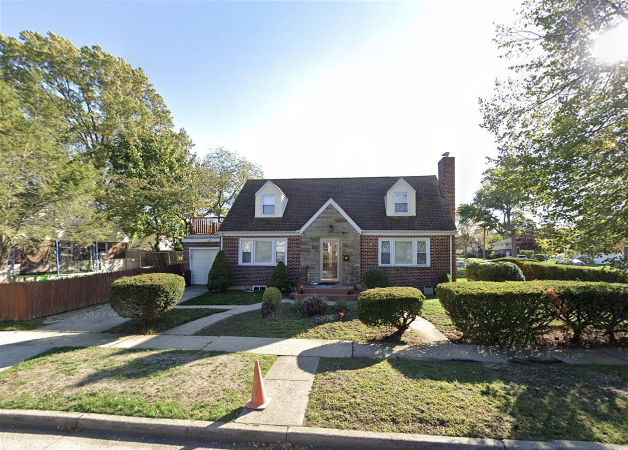 54 Windsor Parkway, Hempstead, NY 11550