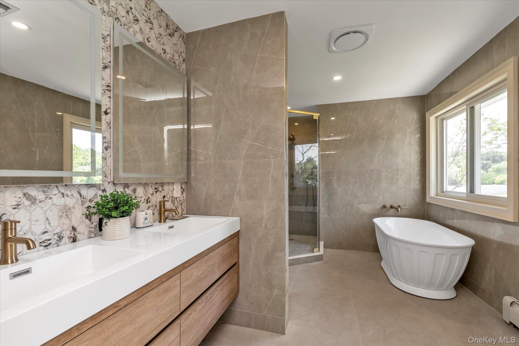 6 Victor Lane, Woodbury, NY 11797