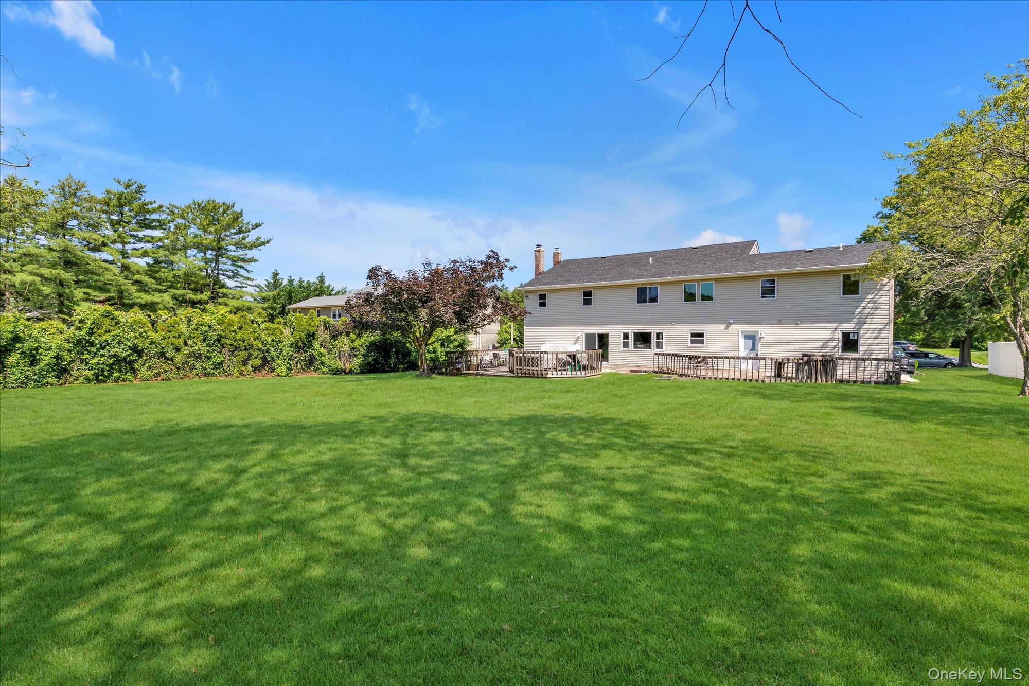 6 Victor Lane, Woodbury, NY 11797