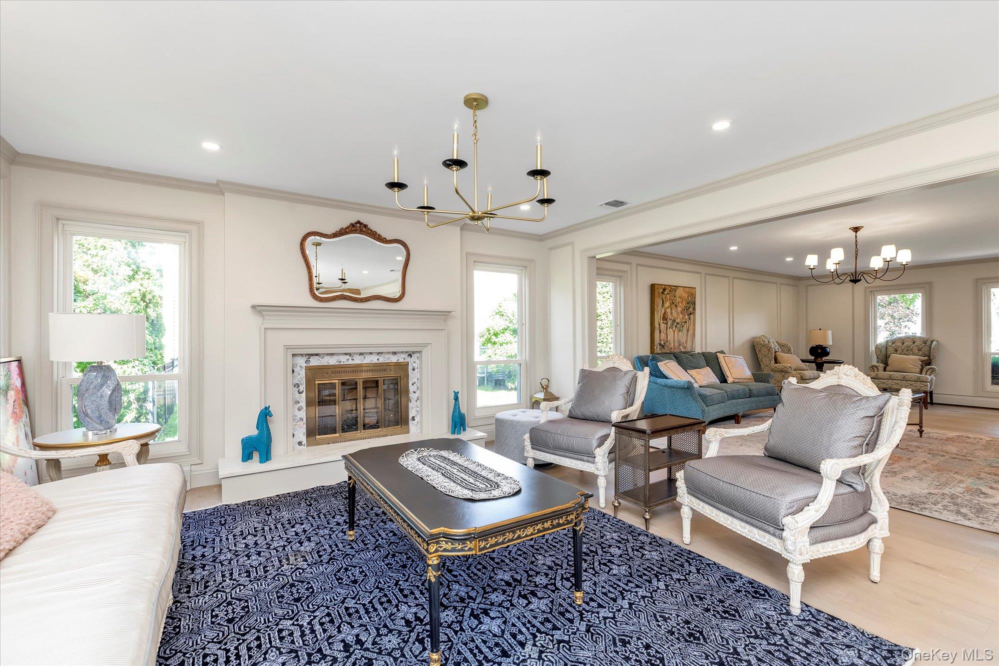 6 Victor Lane, Woodbury, NY 11797