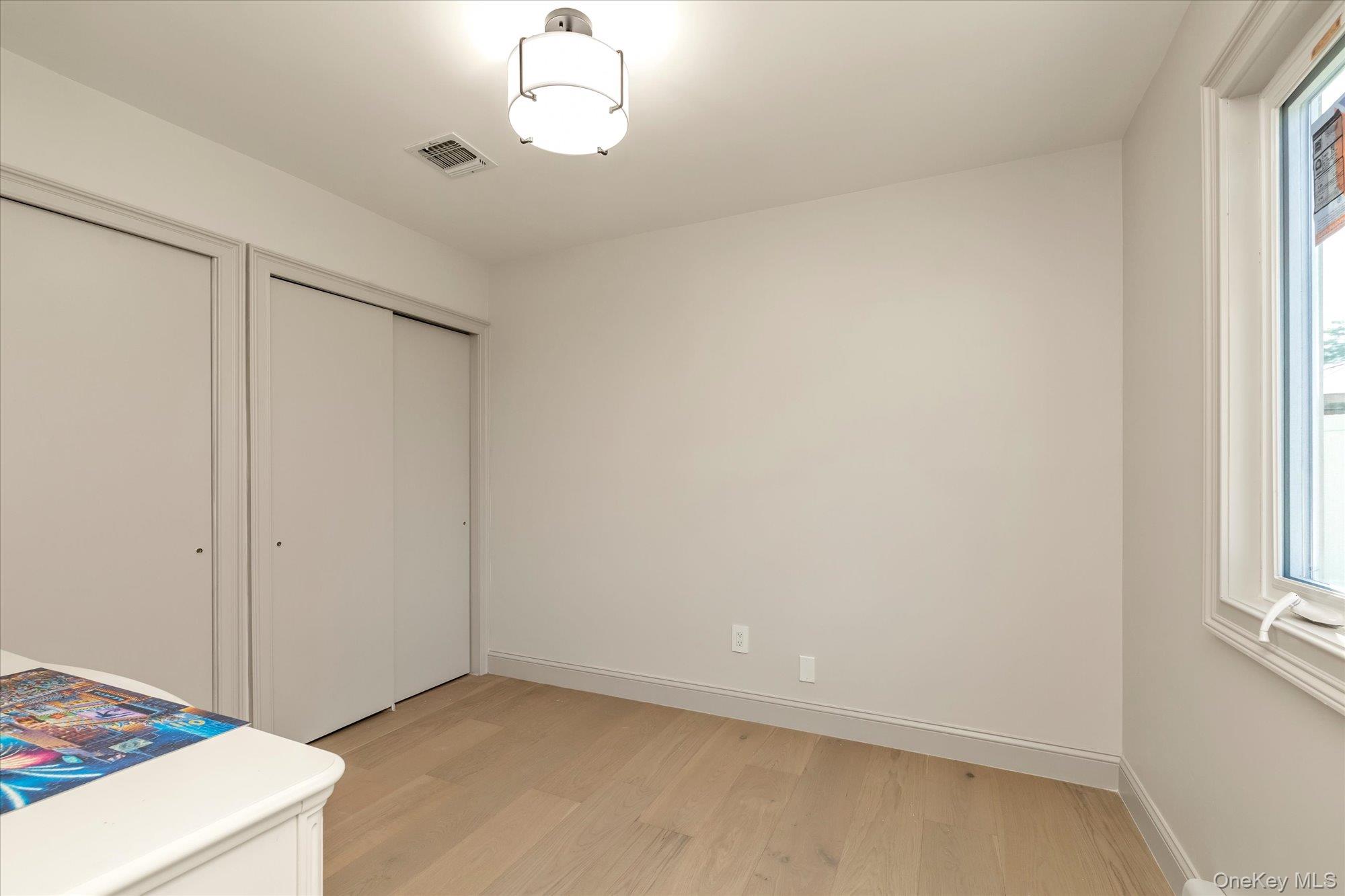 6 Victor Lane, Woodbury, NY 11797