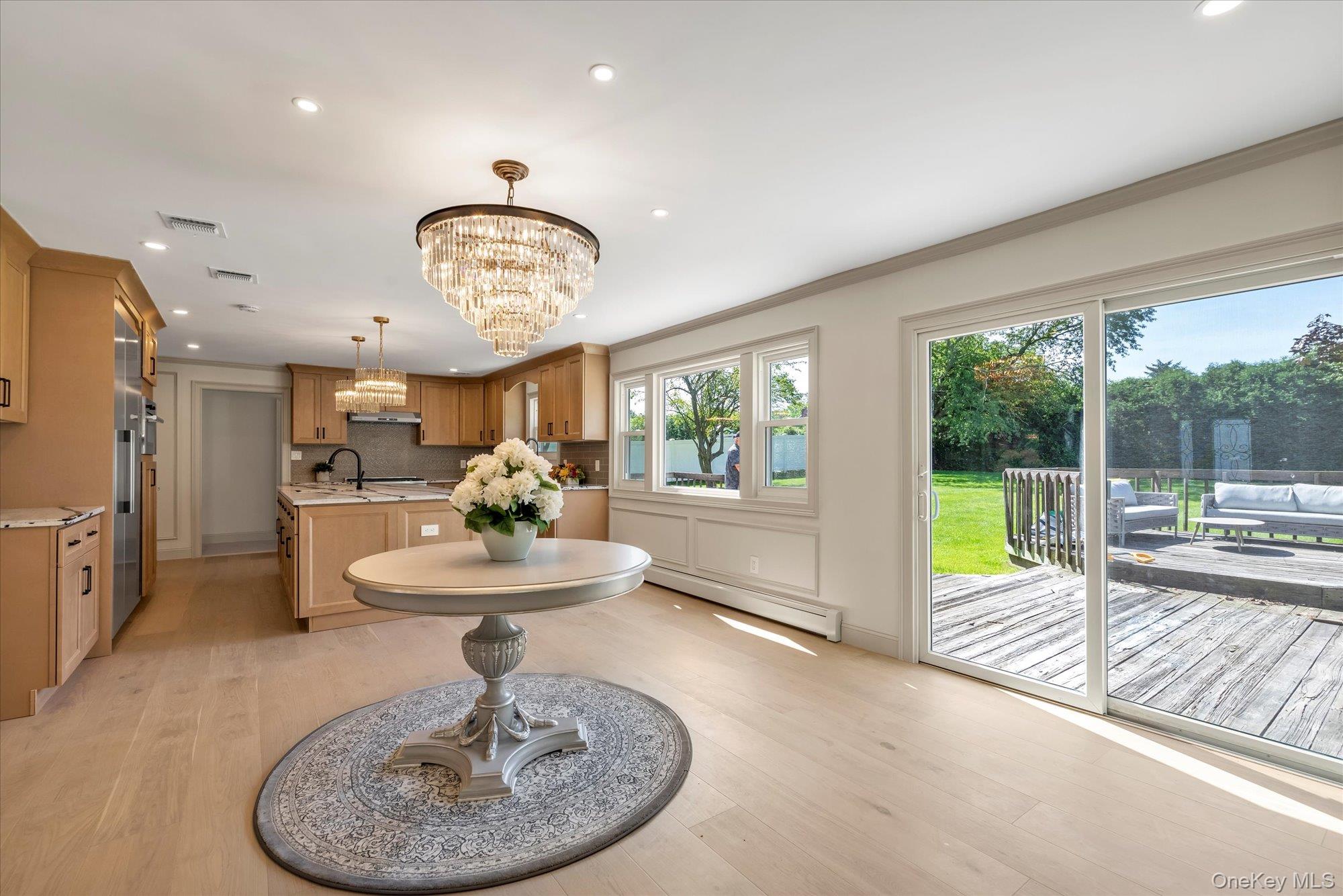 6 Victor Lane, Woodbury, NY 11797