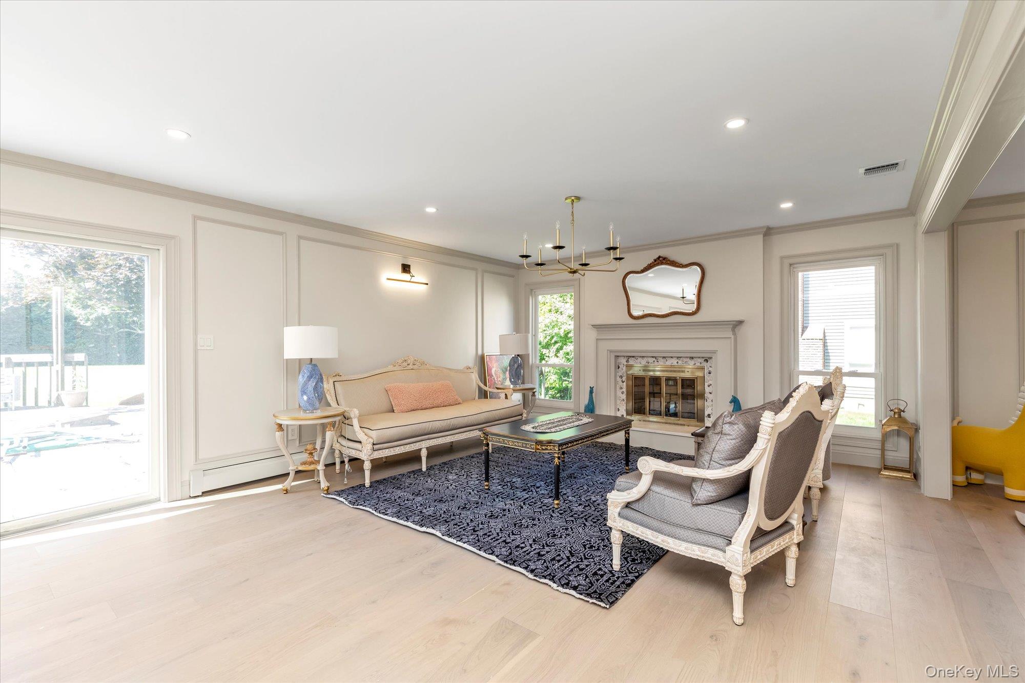 6 Victor Lane, Woodbury, NY 11797