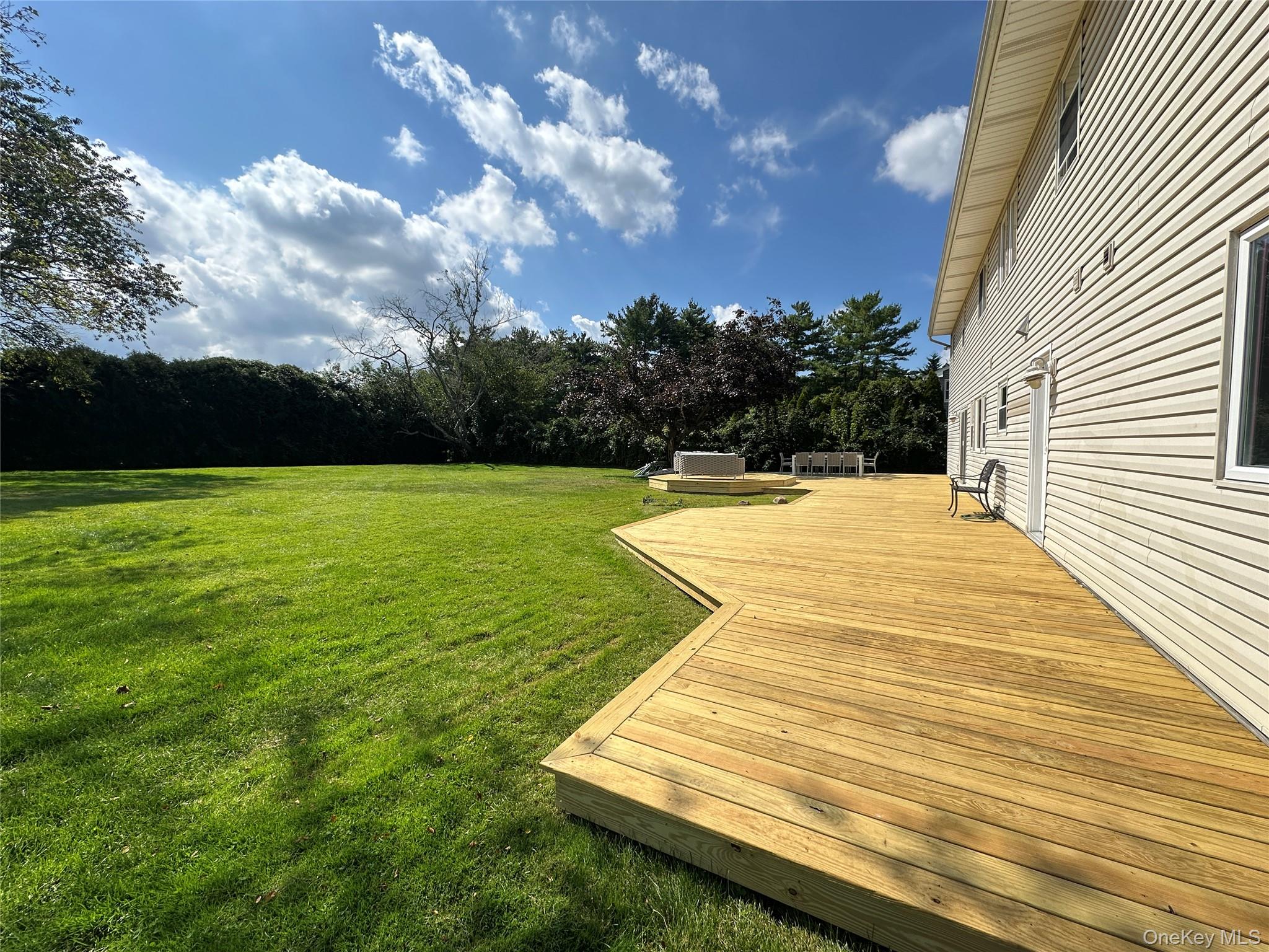 6 Victor Lane, Woodbury, NY 11797