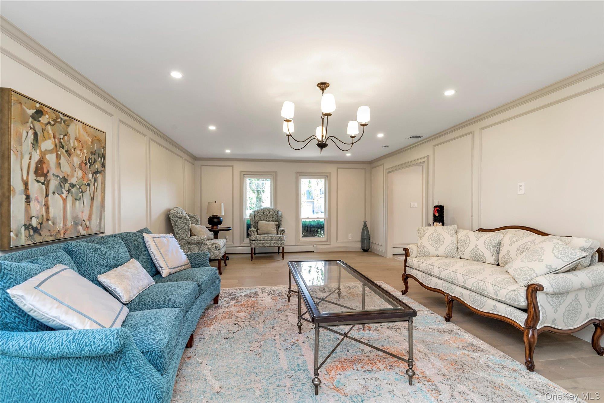 6 Victor Lane, Woodbury, NY 11797