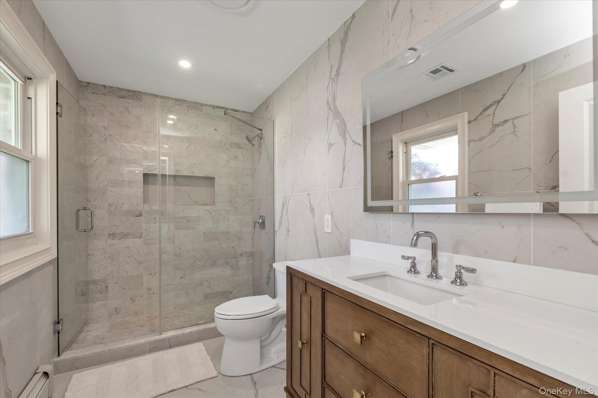 6 Victor Lane, Woodbury, NY 11797