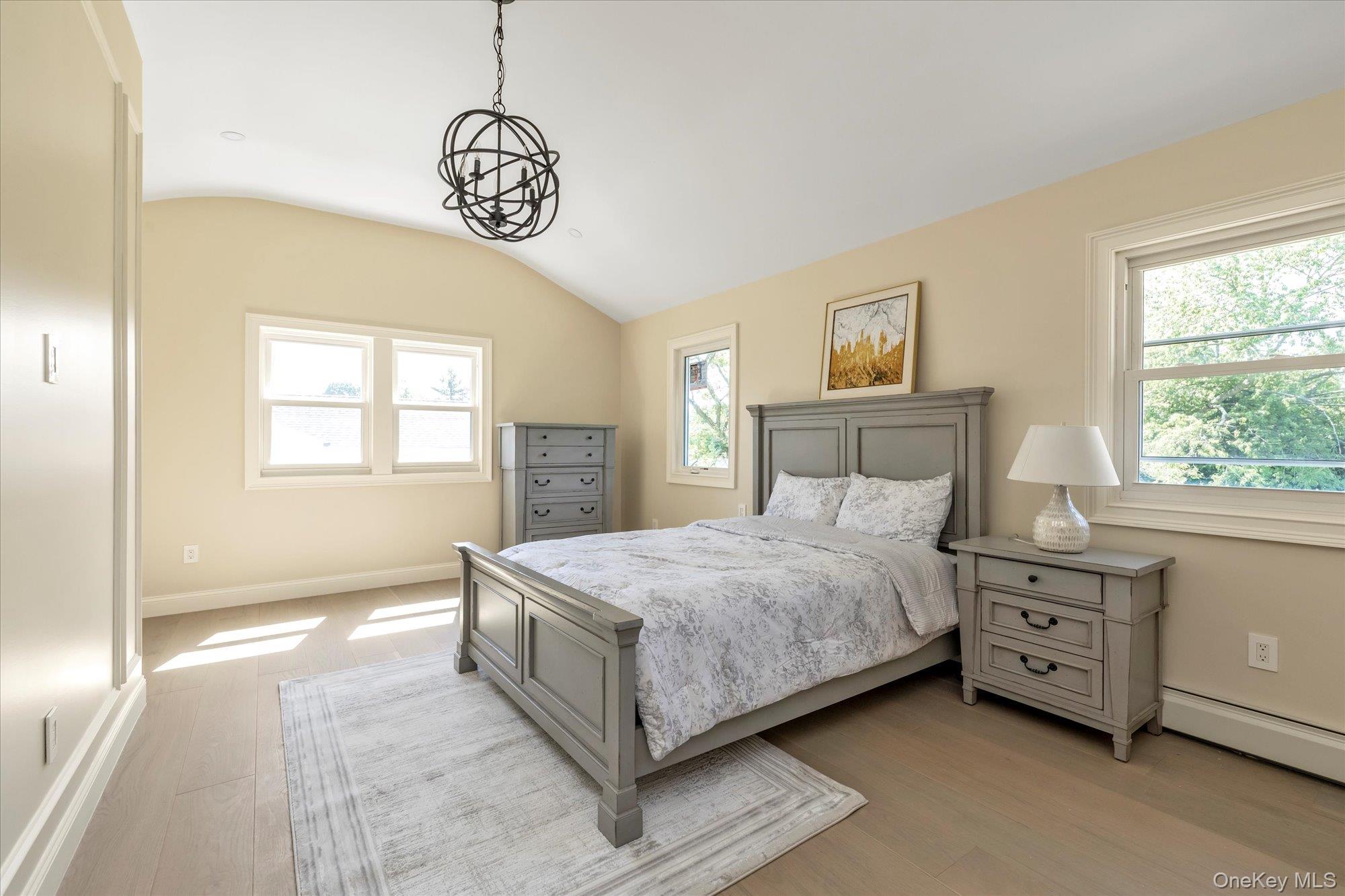 6 Victor Lane, Woodbury, NY 11797