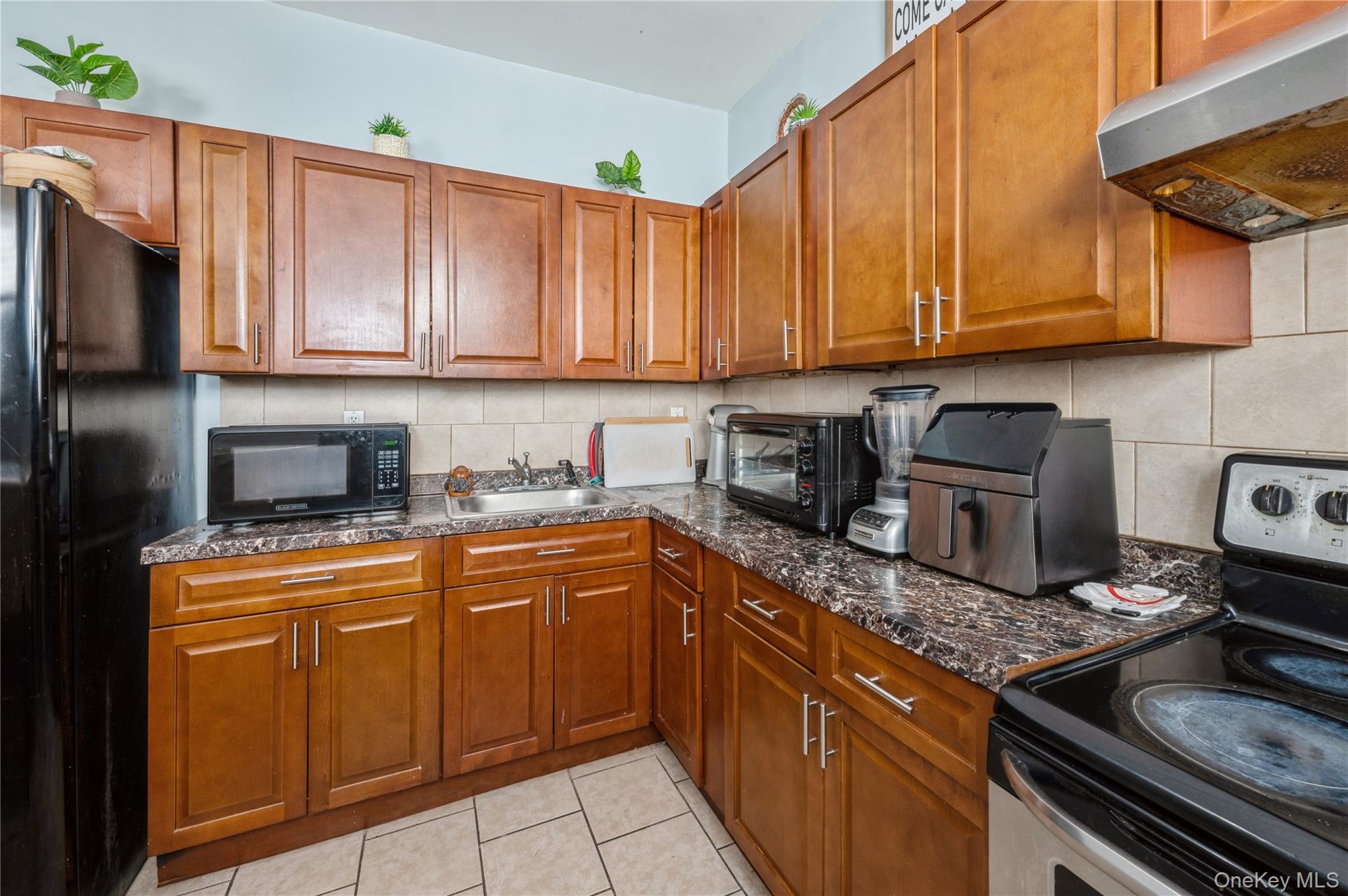 149 S 10th Avenue, Mount Vernon, NY 10550