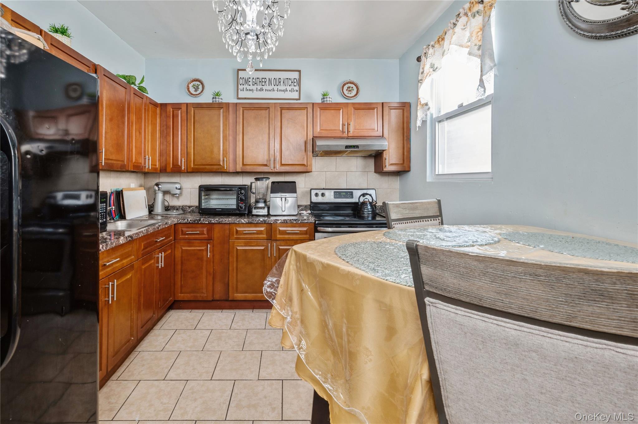 149 S 10th Avenue, Mount Vernon, NY 10550