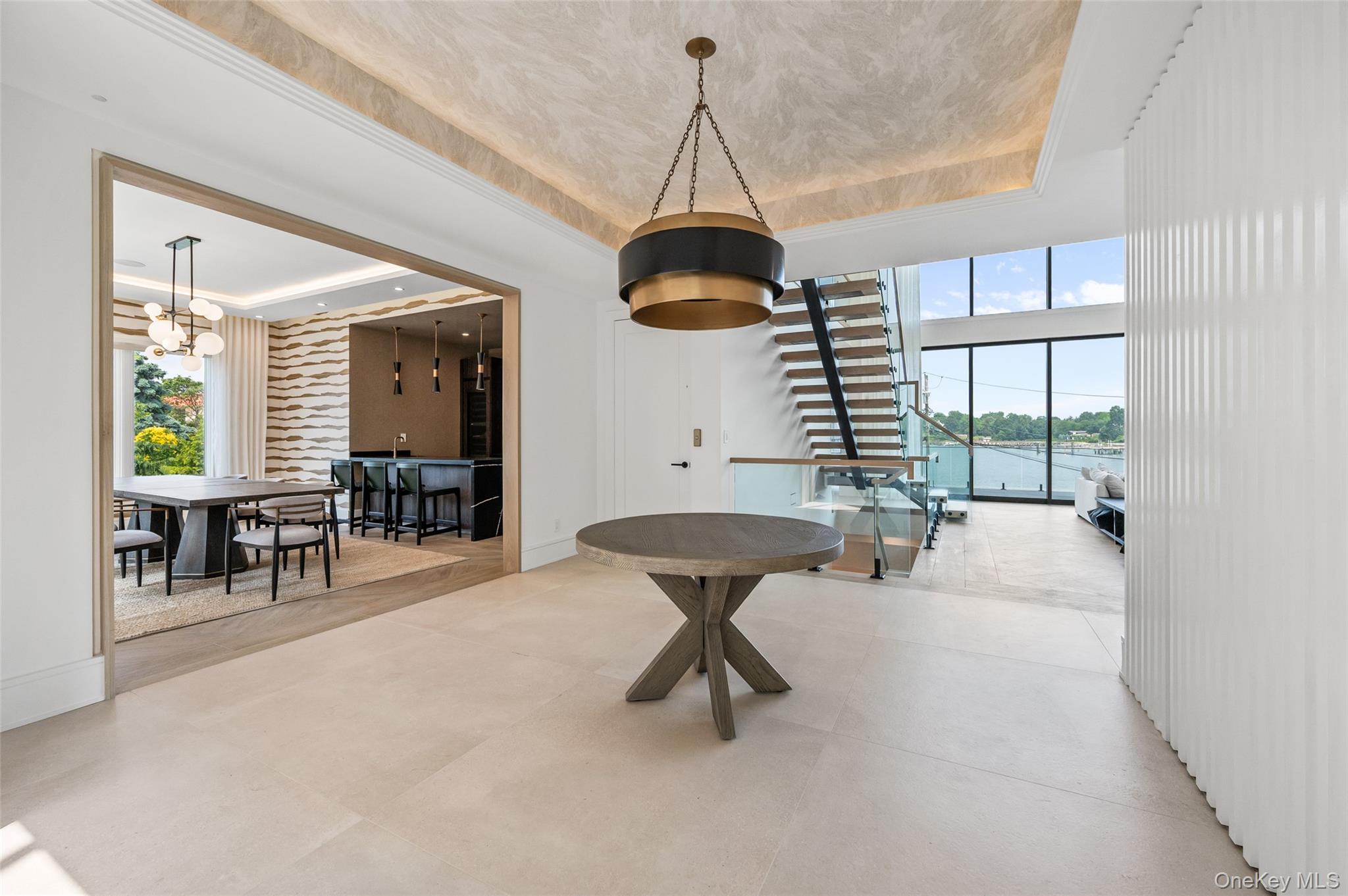 70 Candy Ln, Great Neck, NY 11023