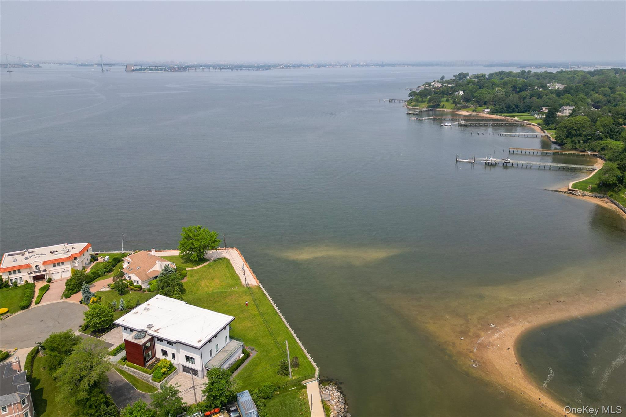 70 Candy Ln, Great Neck, NY 11023