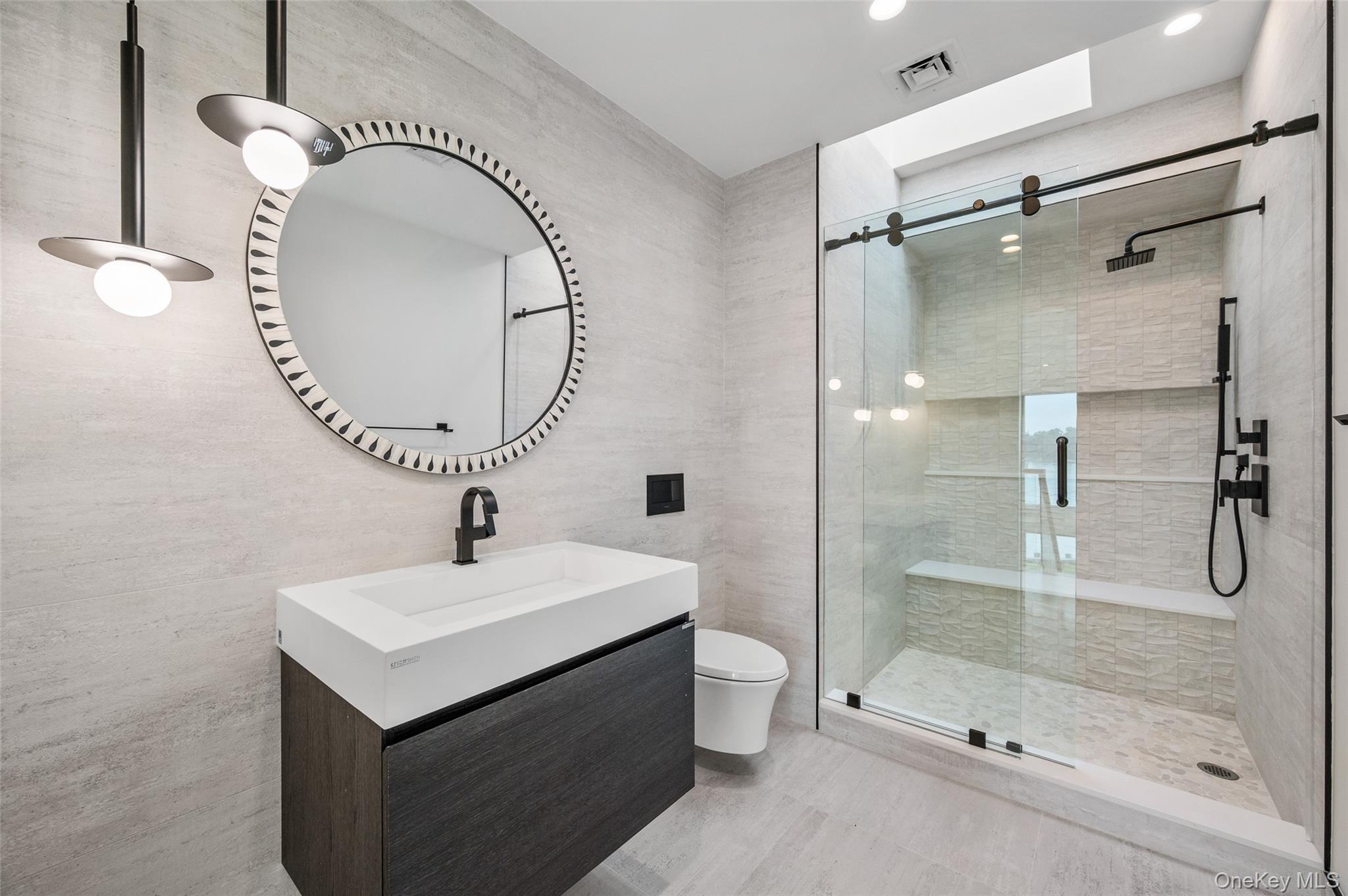 70 Candy Ln, Great Neck, NY 11023