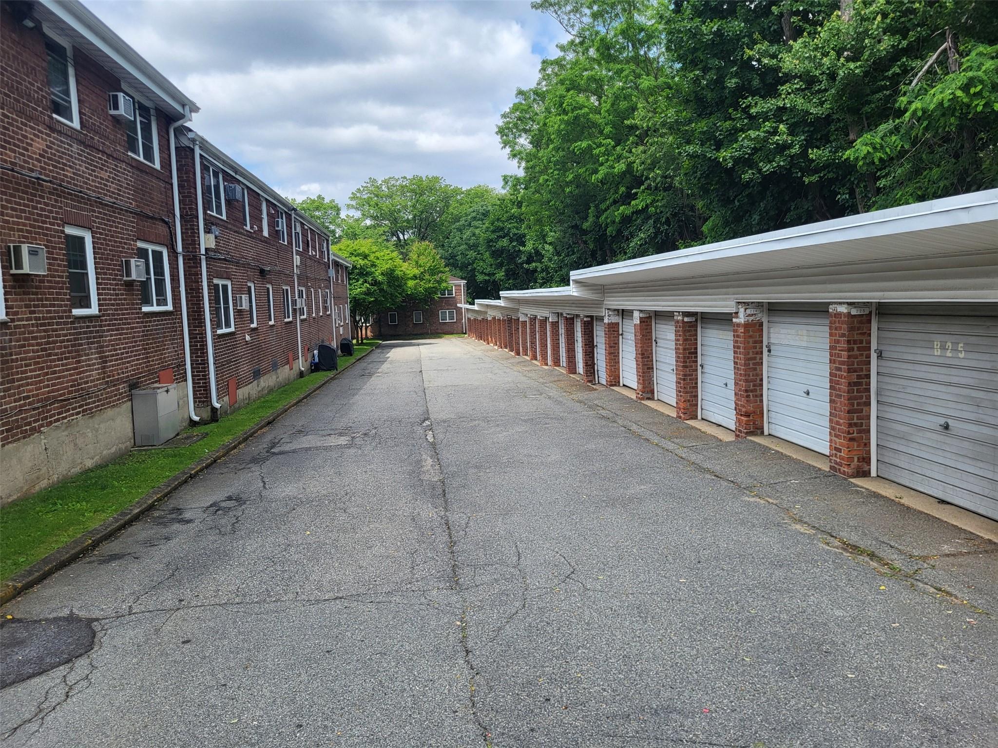 224-23 Kingsbury Avenue # B, Oakland Gardens, NY 11364