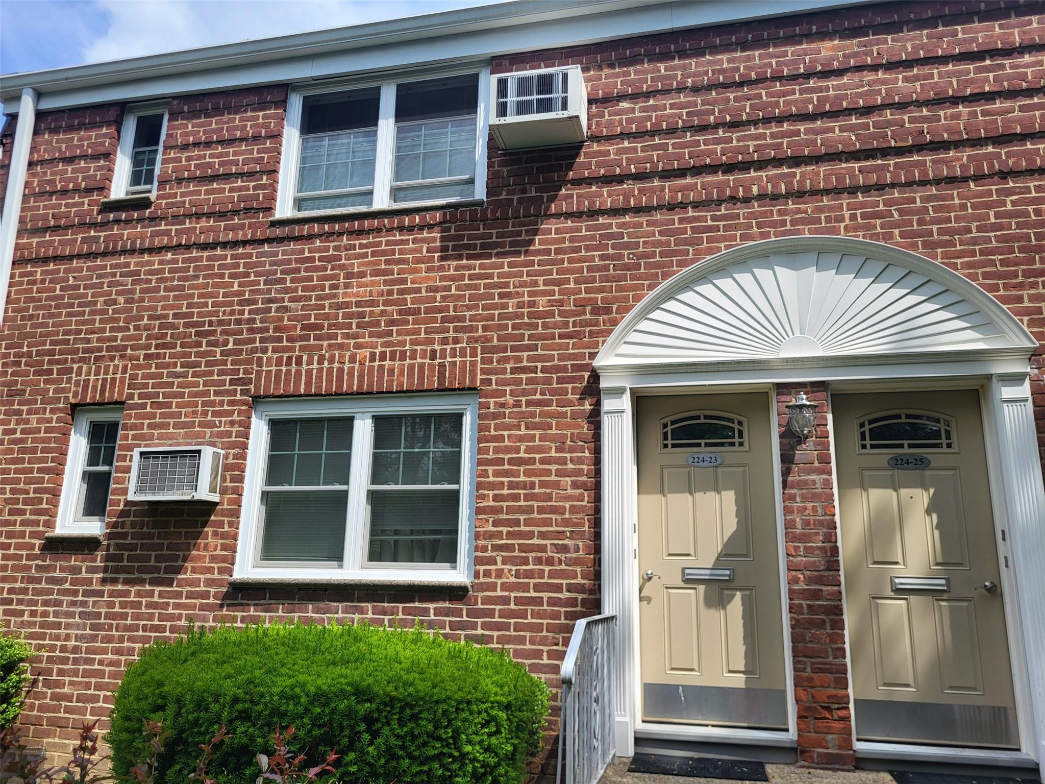 224-23 Kingsbury Avenue # B, Oakland Gardens, NY 11364