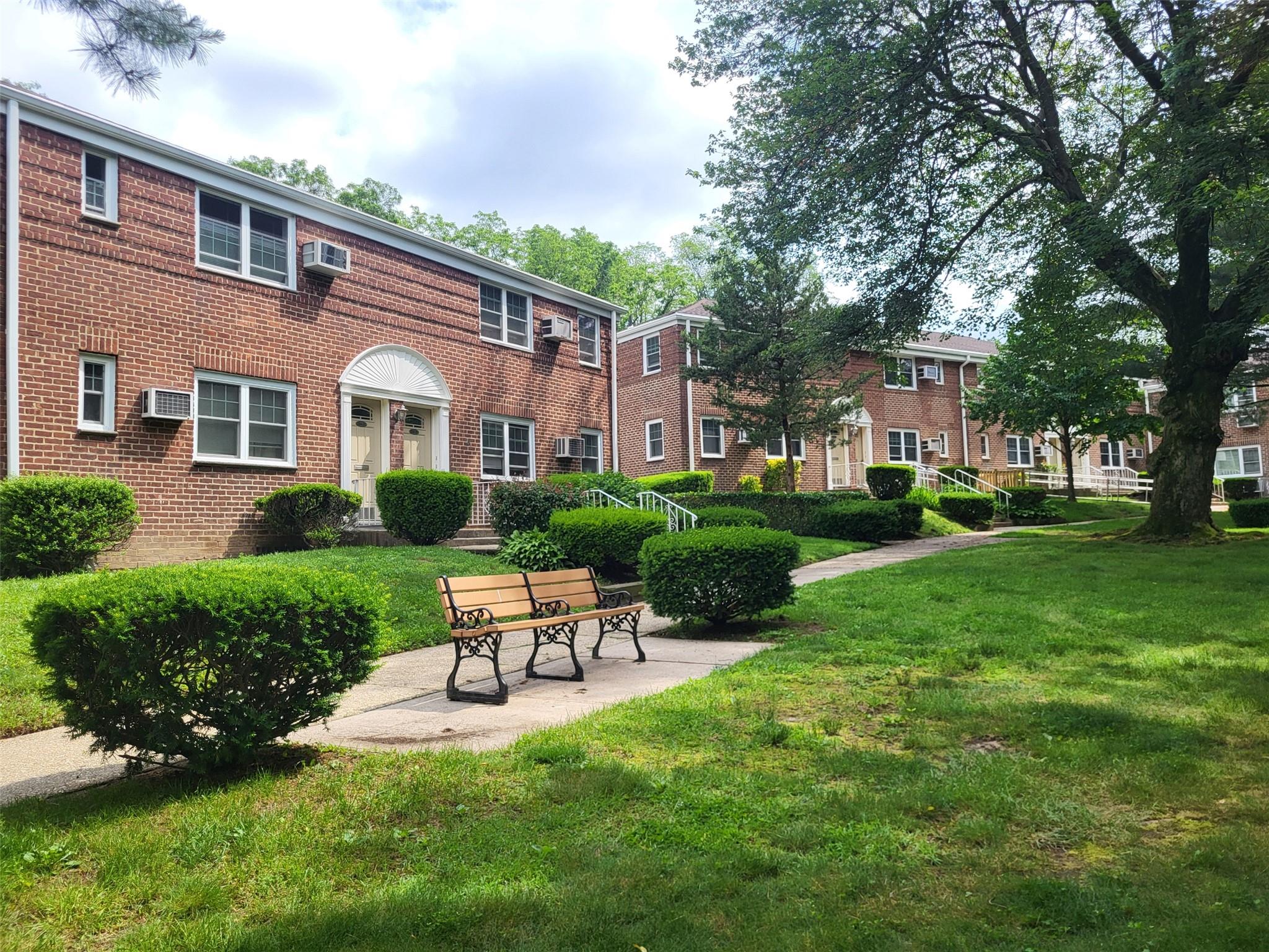 224-23 Kingsbury Avenue # B, Oakland Gardens, NY 11364