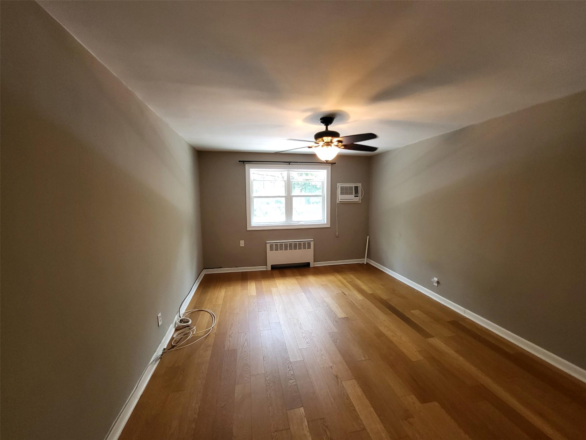 224-23 Kingsbury Avenue # B, Oakland Gardens, NY 11364